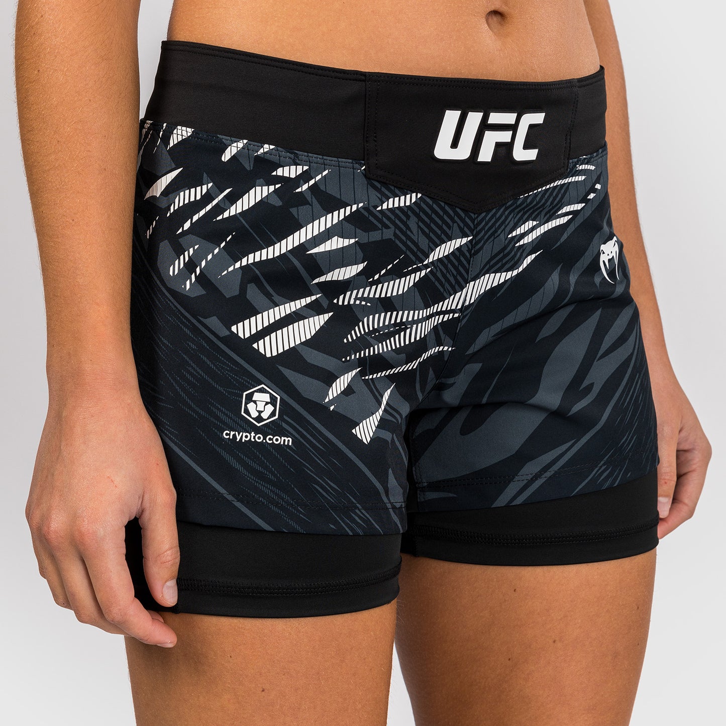 Shorts de Combat pour Femmes UFC Fusion by Venum Personnalisé Authentic Fight Night - Noir - product-type_Shorts de MMA