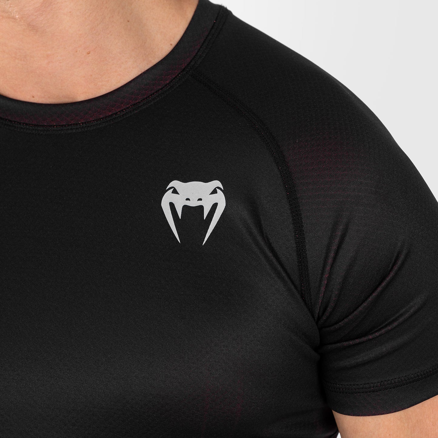 Rashguard à manches courtes pour hommes UFC Venum Performance Institute 2.0 - Noir/Rouge - product-type_T-Shirts de Compression