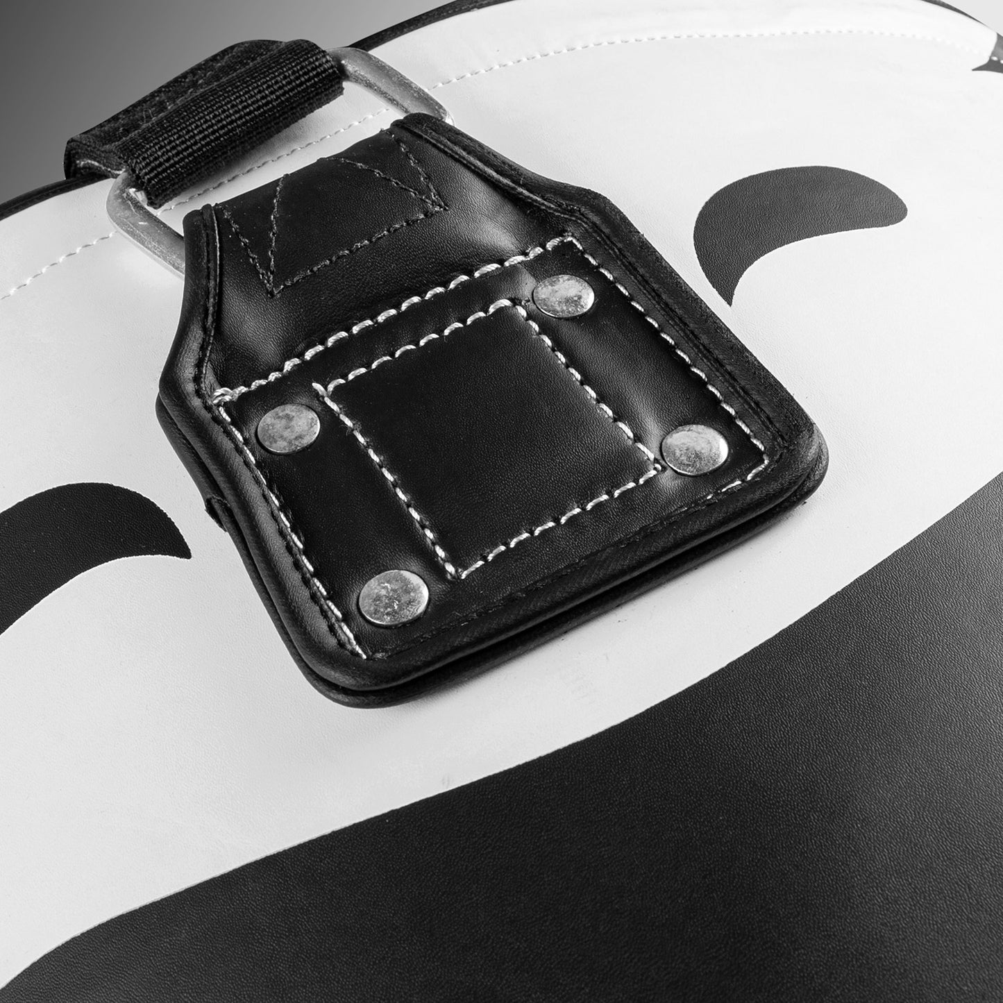 Sac de frappe lourd Venum Hurricane - Noir/Blanc - product-type_Sacs de frappe