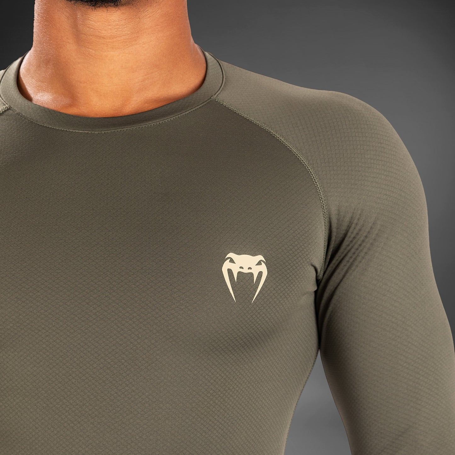 Rashguard à manches longues pour hommes Venum Contender - Kaki - product-type_T-Shirts de Compression