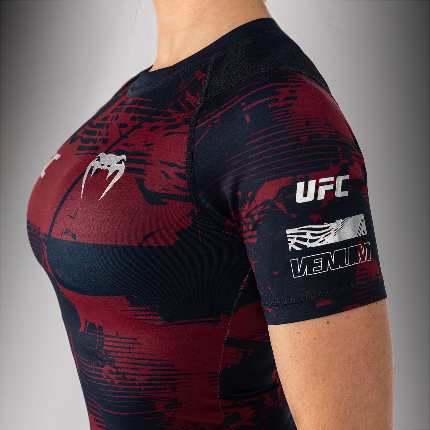 Rashguard manches courtes Performance Femme UFC Zenith by Venum Authentic Fight Week - Bleu marine/Bordeaux/Argent
