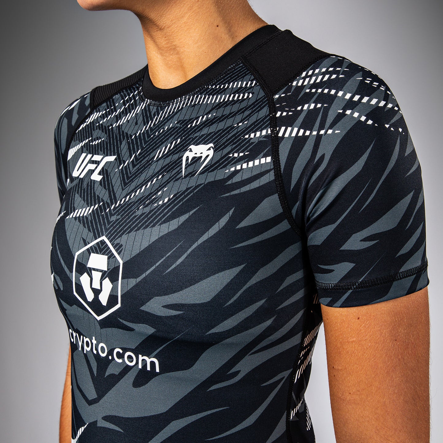 Rashguard Performance à Manches Courtes pour Femmes UFC Fusion by Venum Authentic Fight Night - Noir - product-type_T-Shirts de Compression