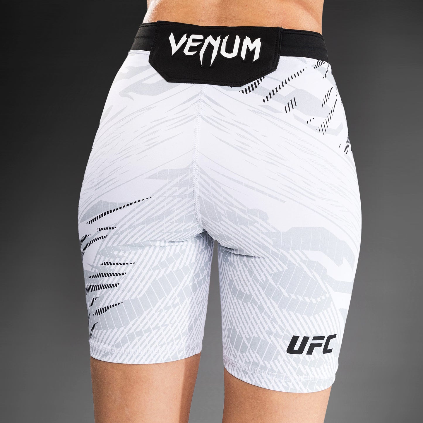 Short de compression pour Femmes UFC Fusion by Venum Authentic Fight Night - Coupe Longue - Blanc - product-type_Shorts de compression