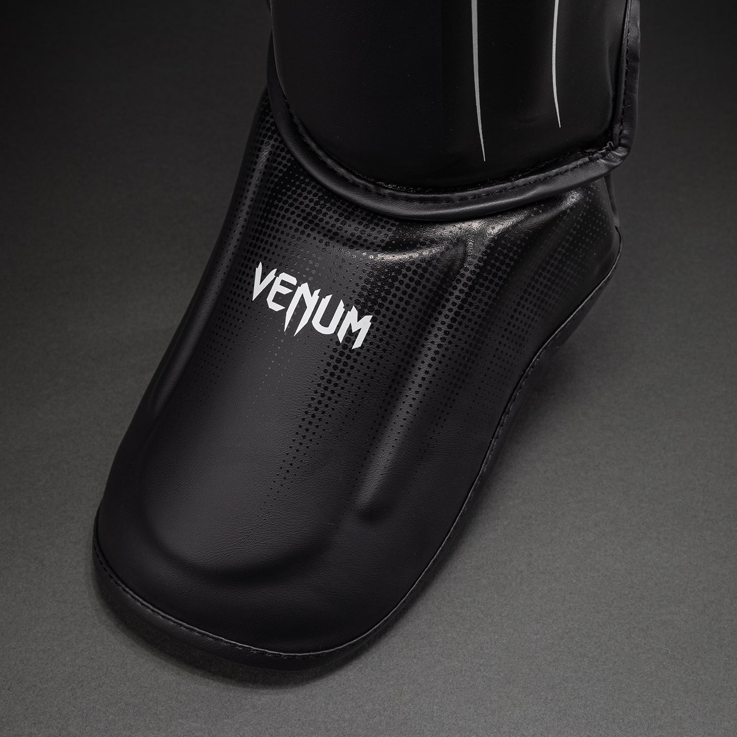 Protège-tibias Venum Stealth – Noir/Blanc - product-type_Protège-tibias