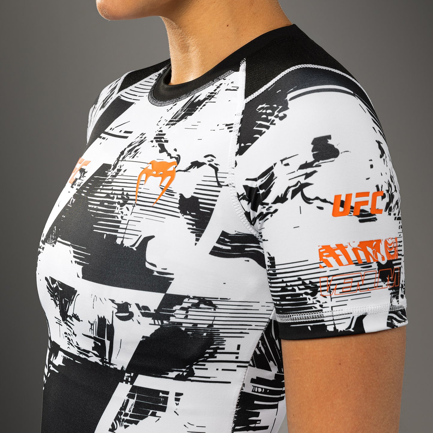 Rashguard manches courtes Performance Femme UFC Zenith by Venum Authentic Fight Week - Blanc