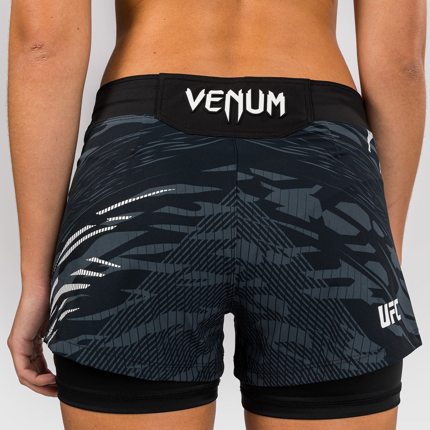 Shorts de Combat pour Femmes UFC Fusion by Venum Personnalisé Authentic Fight Night - Noir - product-type_Shorts de MMA