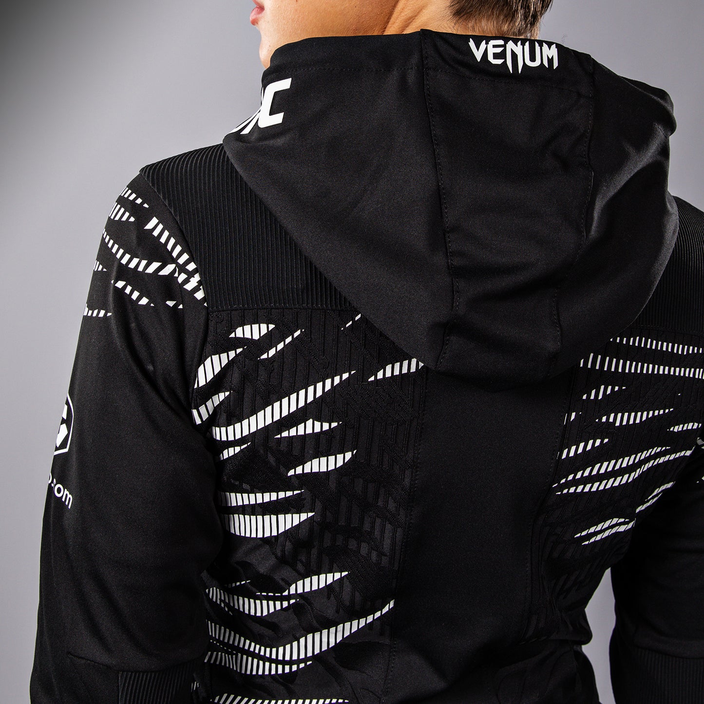 Sweatshirt à Capuche pour Femmes UFC Fusion by Venum Authentic Fight Night - Noir - product-type_Vestes