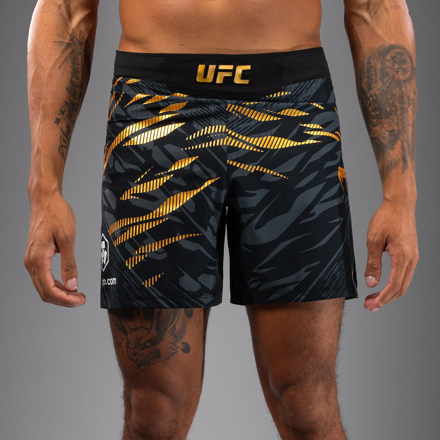 Shorts de Combat pour Hommes UFC Fusion by Venum Authentic Fight Night - Coupe Courte - Champion - product-type_Shorts de MMA