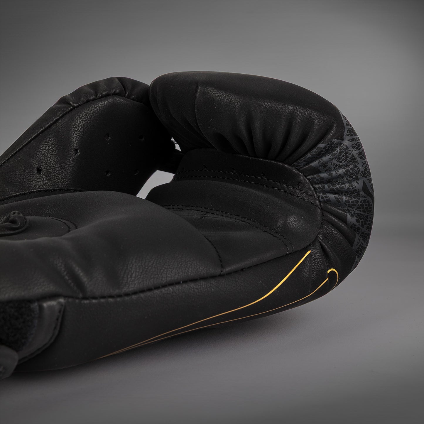 Gants de Boxe Venum Serpenti – Noir/Argent/Or - product-type_Gants de boxe