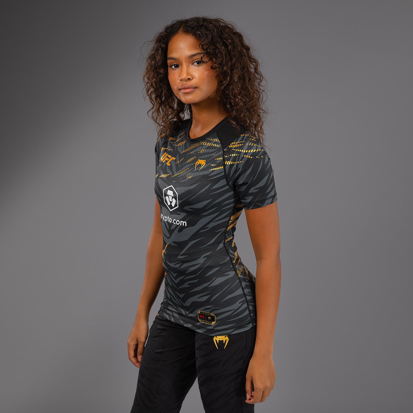 Rashguard Performance à Manches Courtes pour Femmes UFC Fusion by Venum Authentic Fight Night - Champion - product-type_T-Shirts de Compression