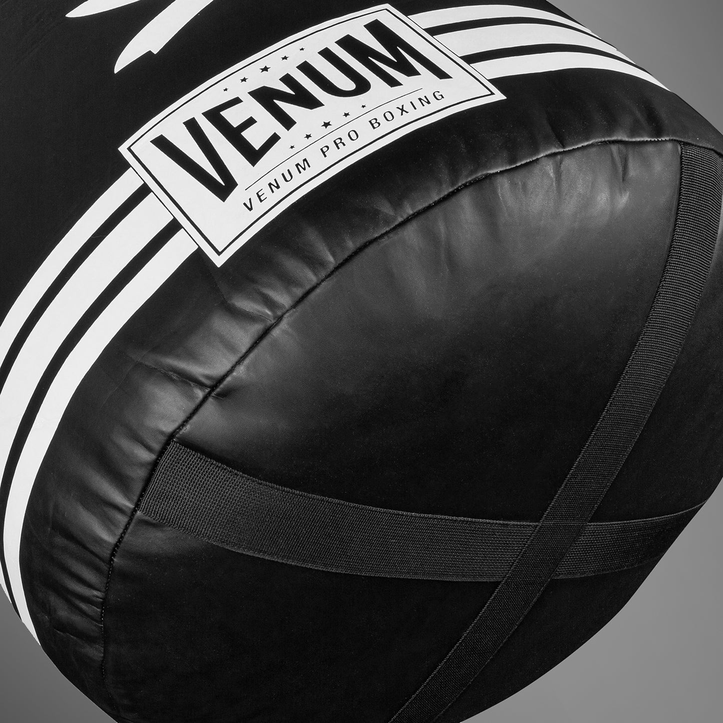 Sac de frappe lourd Venum Hurricane - Noir/Blanc - product-type_Sacs de frappe