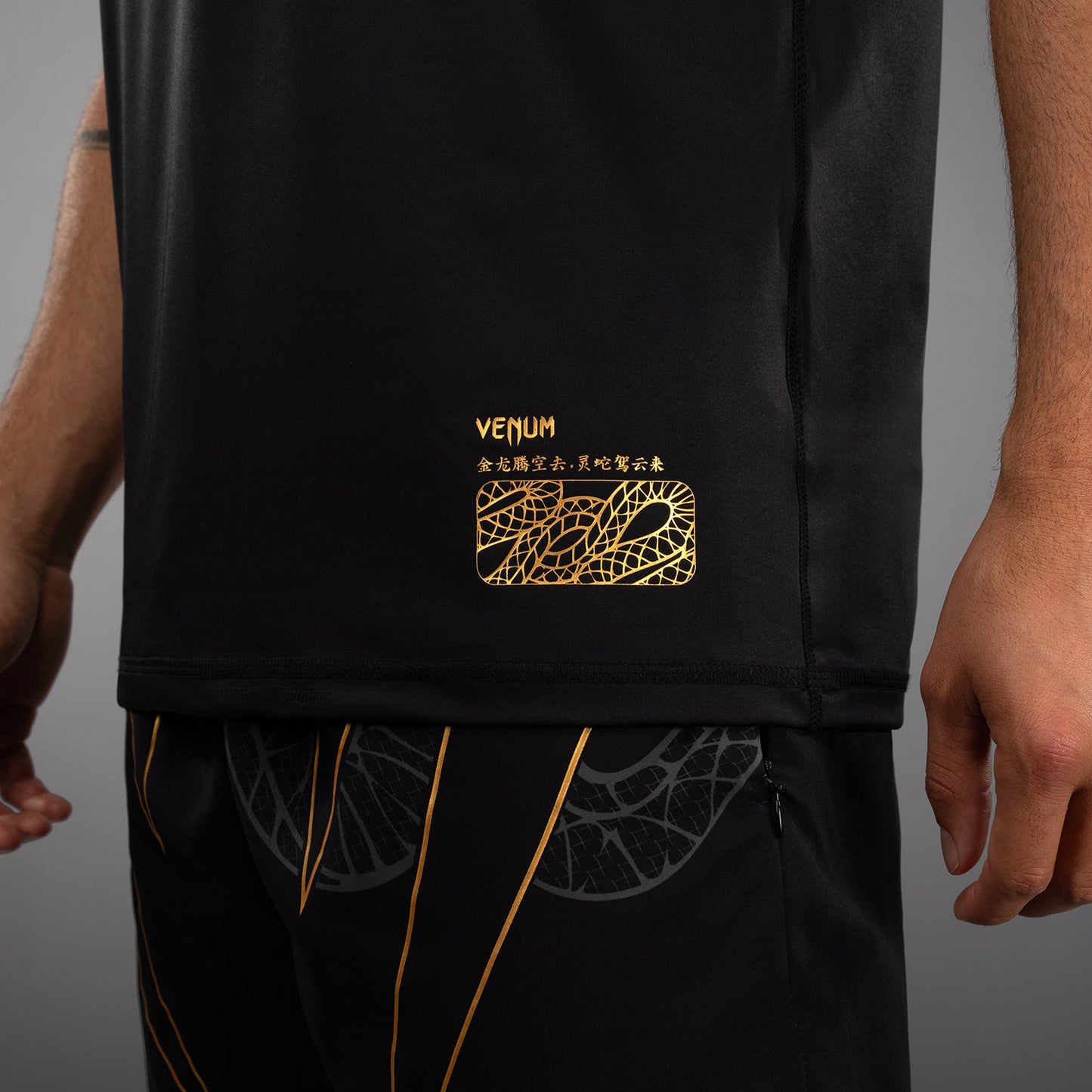 T-shirt Venum Serpenti Dry-Tech – Noir/Argent/Or - product-type_T-Shirts Dry Tech