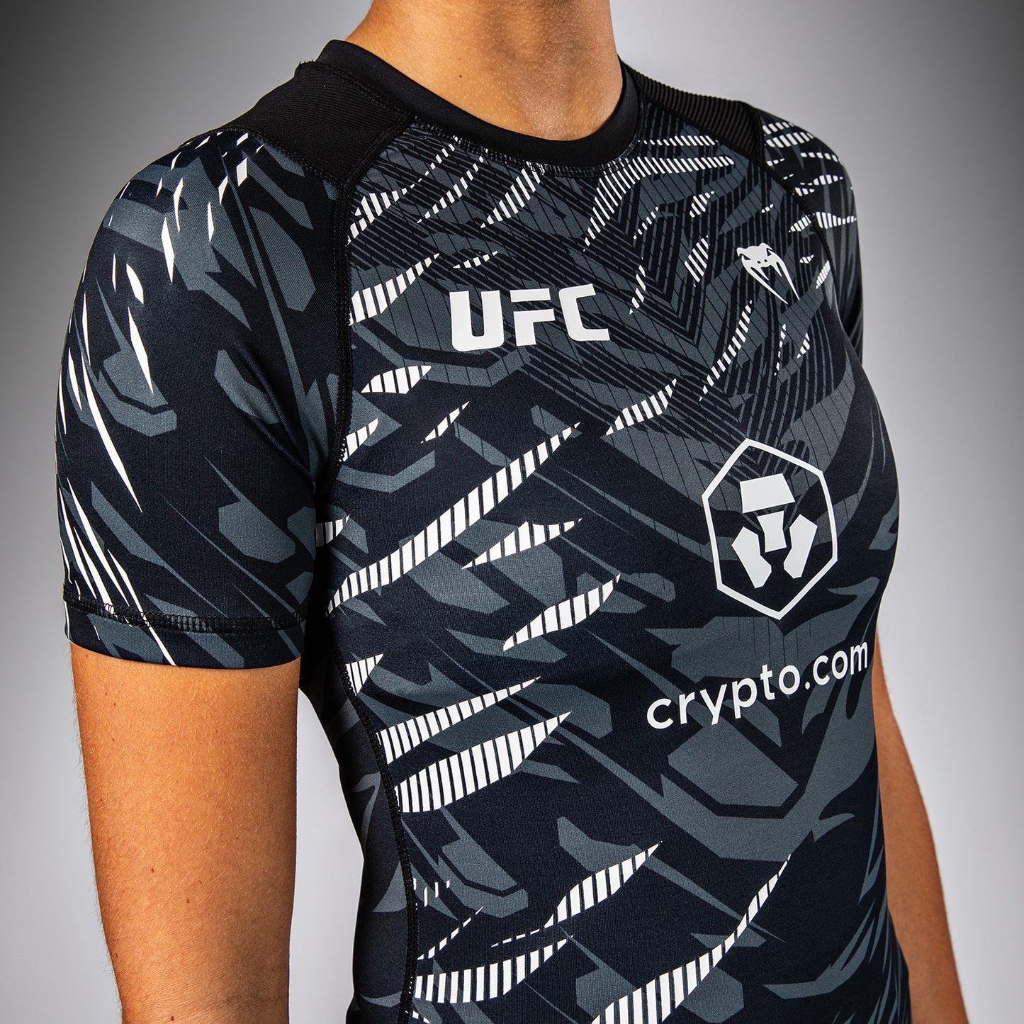 Rashguard Performance à Manches Courtes pour Femmes UFC Fusion by Venum Authentic Fight Night - Noir - product-type_T-Shirts de Compression