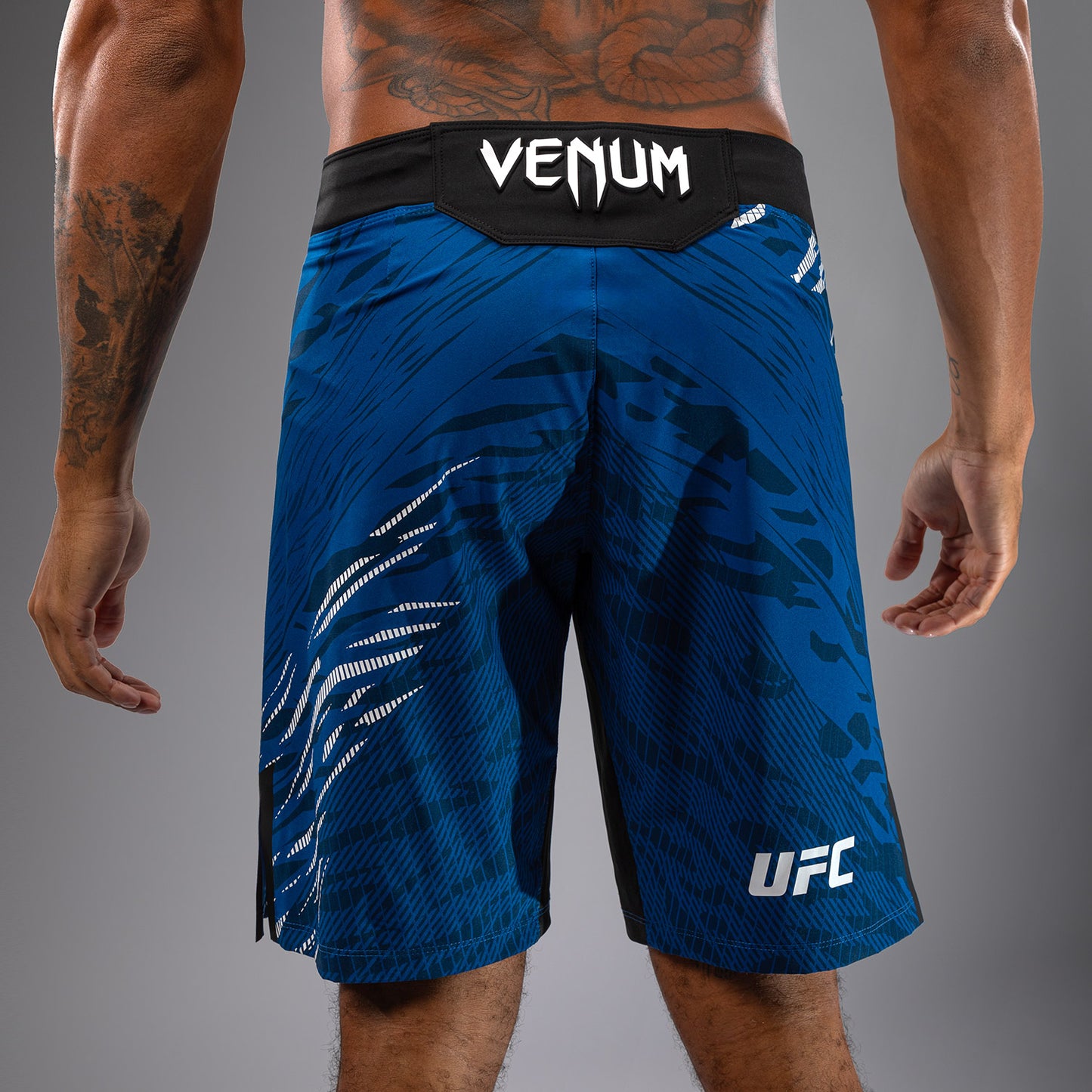 Shorts de Combat pour Hommes UFC Fusion by Venum Authentic Fight Night - Coupe Longue - Bleu - product-type_Shorts de MMA