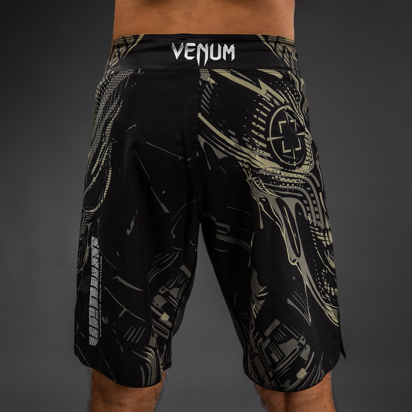 Short de combat Venum Invader - Noir/Sable - product-type_Shorts de MMA
