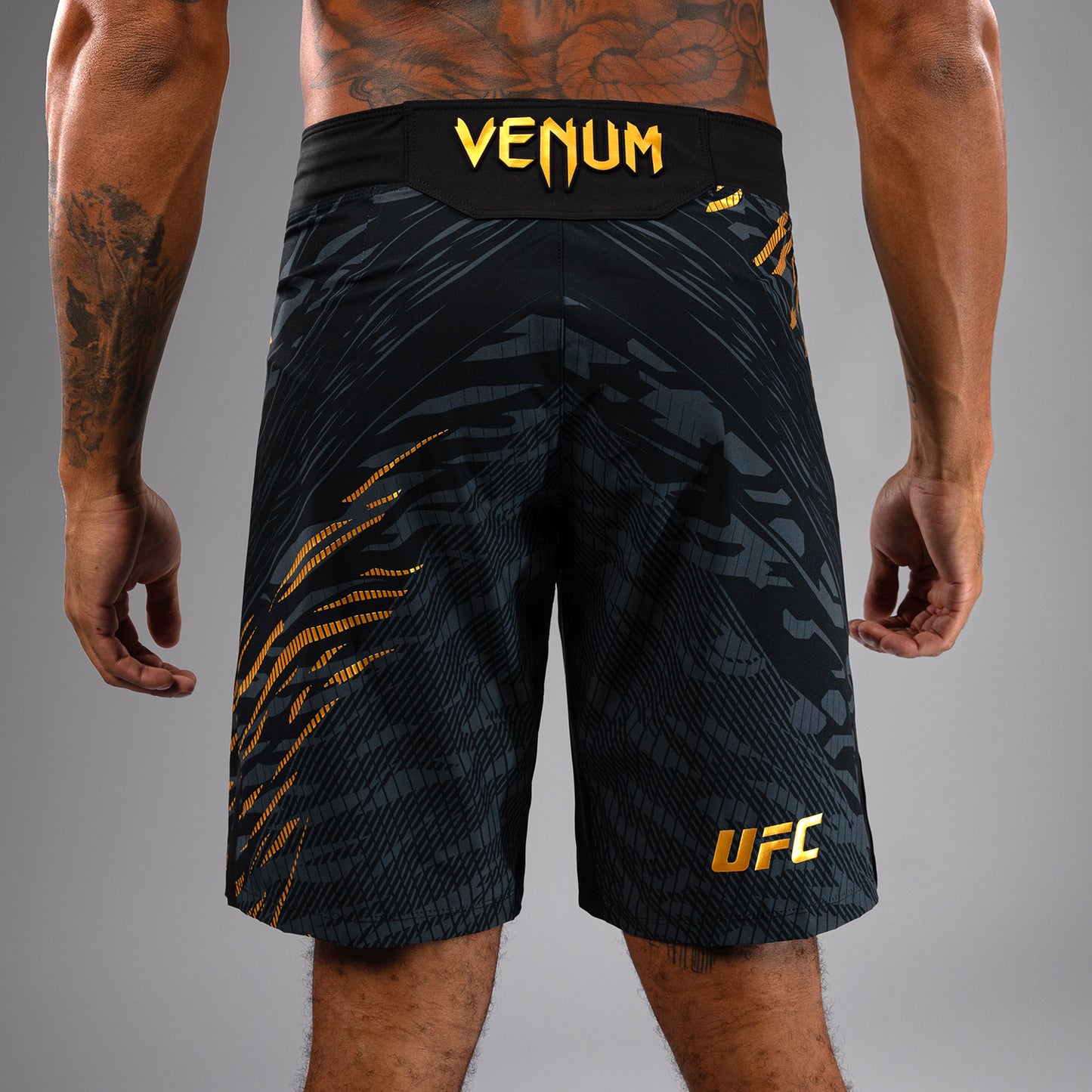 Shorts de Combat pour Hommes UFC Fusion by Venum Authentic Fight Night - Coupe Longue - Champion - product-type_Shorts de MMA