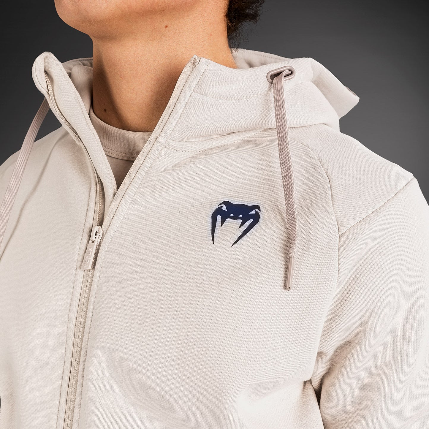 Sweatshirt Zippé à Capuche Venum Strikeland - Greige - product-type_Vestes