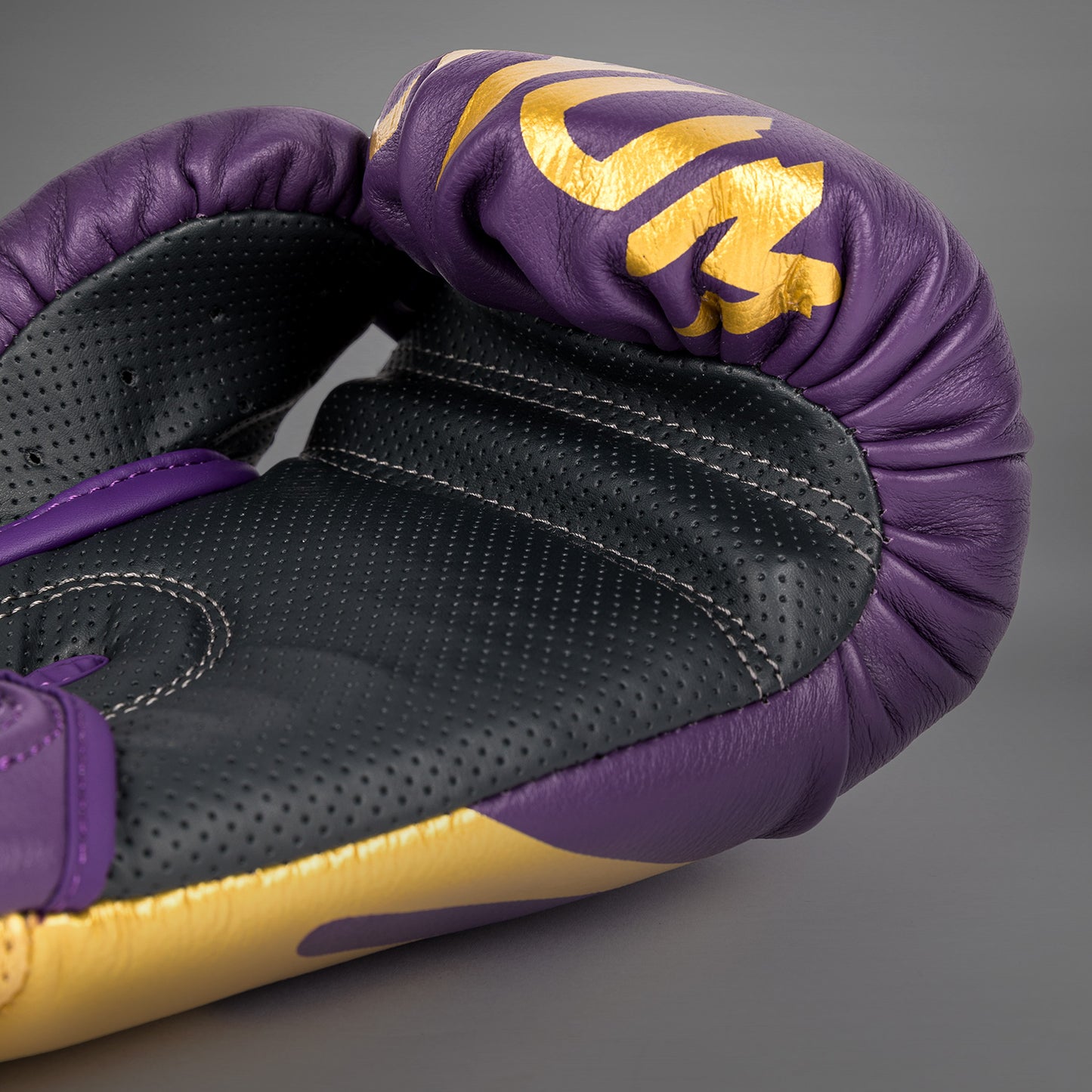 Gants de boxe Venum Reverso - Violet foncé/Or - product-type_Gants de boxe