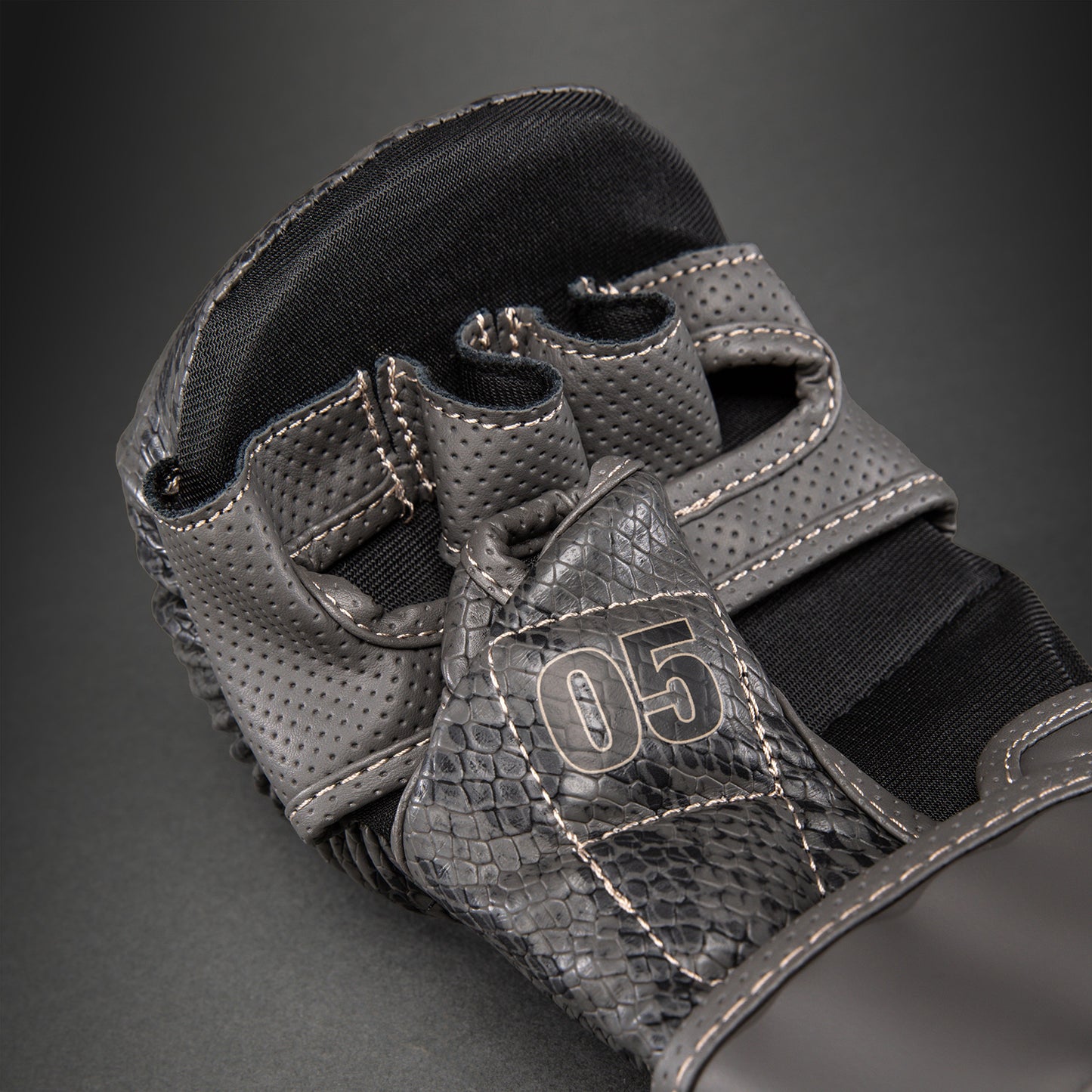 Gants de sparring MMA Venum Impact Evo Scales - Gris foncé - product-type_Gants de Sparring