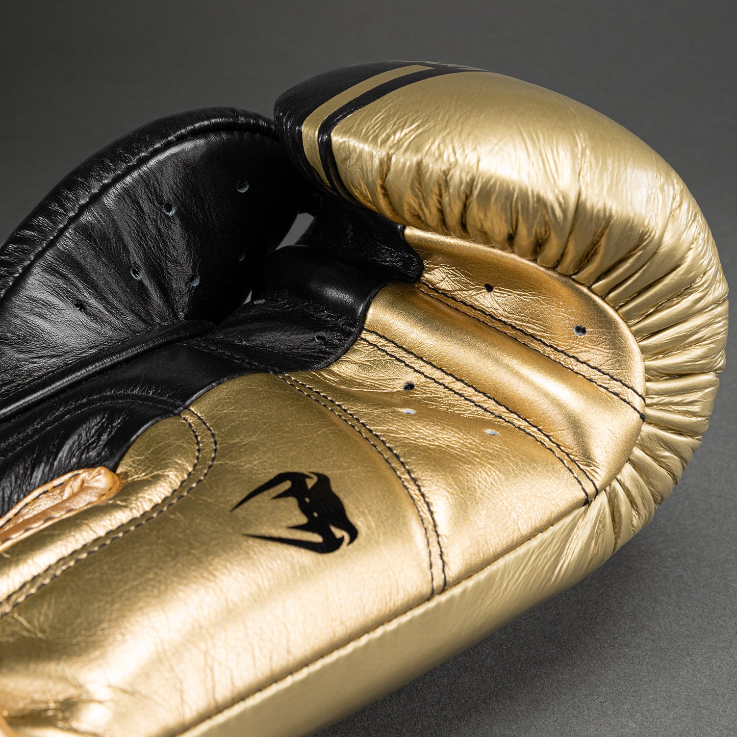 Gants de boxe pro Venum Shield Velcro - Noir/Or - product-type_Gants de boxe