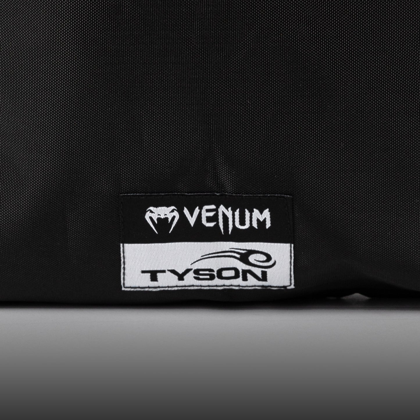 Gants de Boxe Venum Mike Tyson Replica - Noir Profond/Blanc Optique