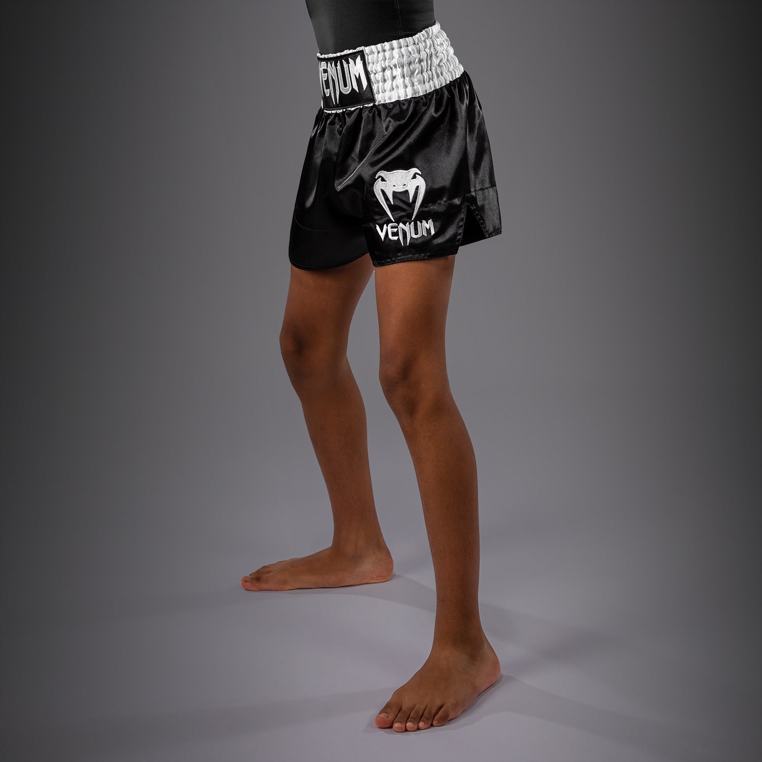 Short de Muay Thaï Venum Classic pour Enfant – Noir/Blanc - product-type_Shorts de Muay Thai