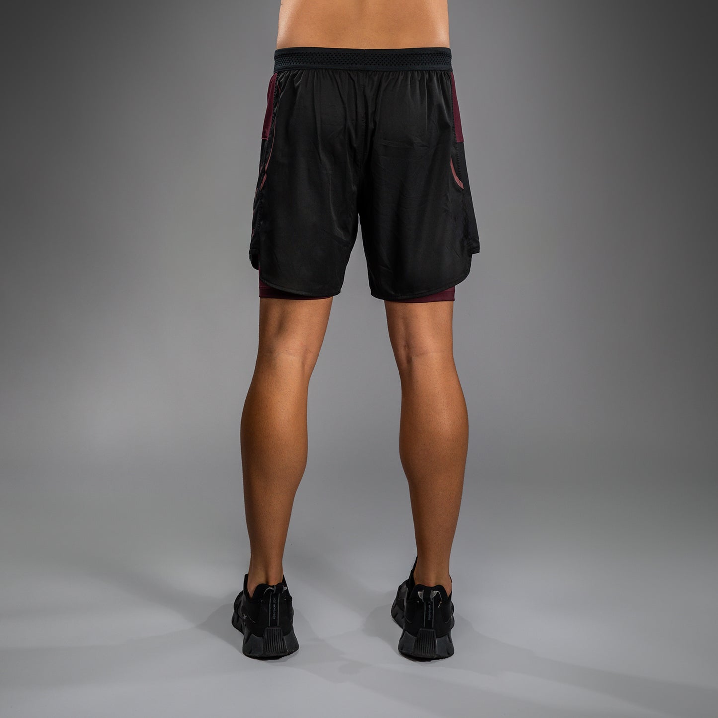 Short d'Entraînement pour Hommes Venum x Assassin’s Creed Shadows - Bordeaux/Noir - product-type_Shorts de training