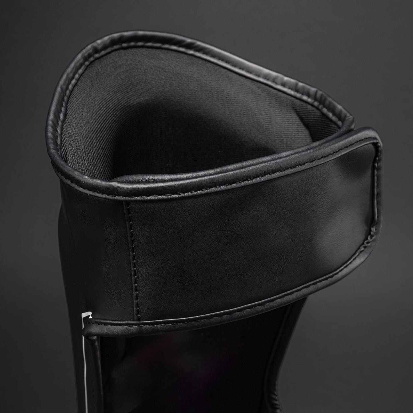 Protège-tibias Venum Stealth – Noir/Blanc - product-type_Protège-tibias