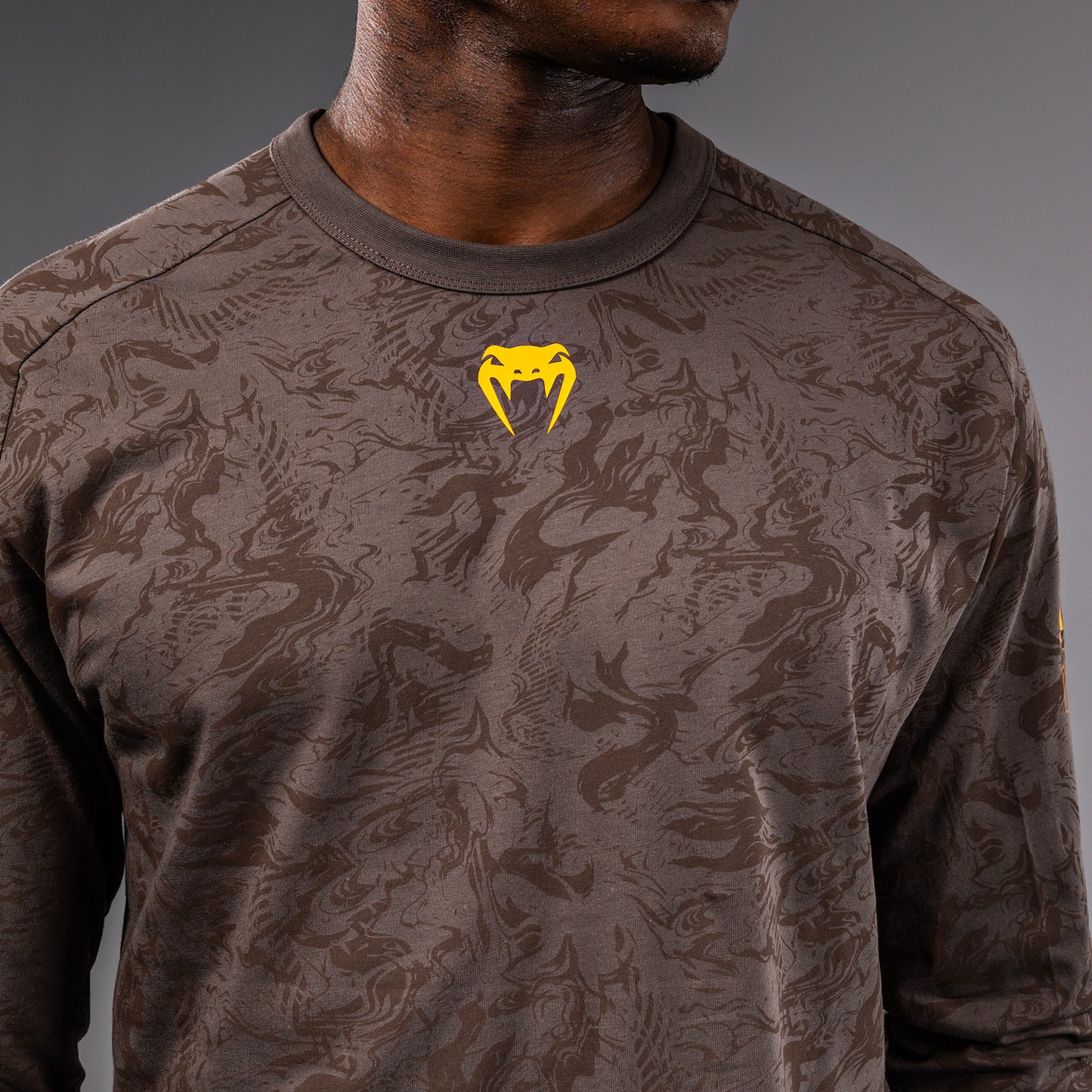 T-shirt à Manches Longues pour Hommes UFC Fusion by Venum Fight Week - Marron Terrestre - product-type_T-Shirts