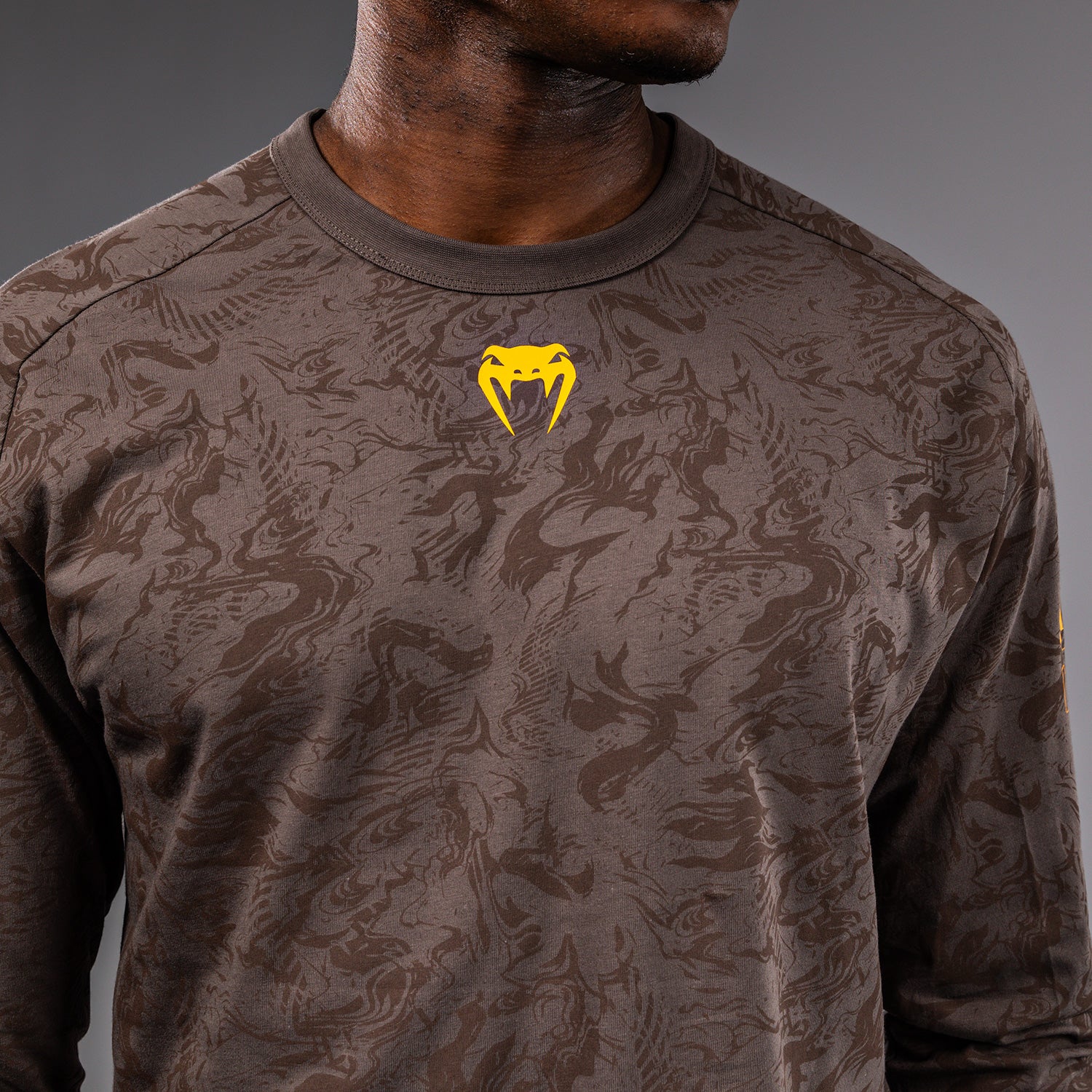 T-shirt à Manches Longues pour Hommes UFC Fusion by Venum Fight Week - Marron Terrestre - product-type_T-Shirts