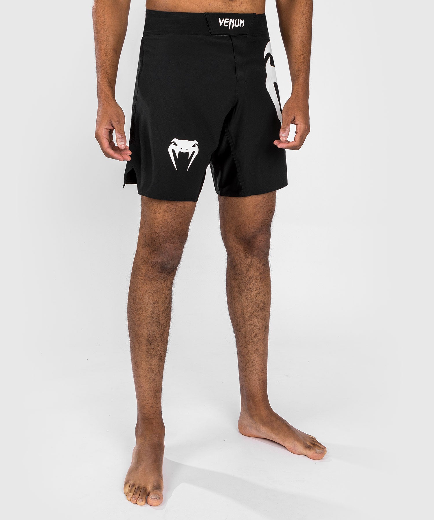 Venum Light 5.0 Short de combat - Noir/Blanc - product-type_Shorts de MMA