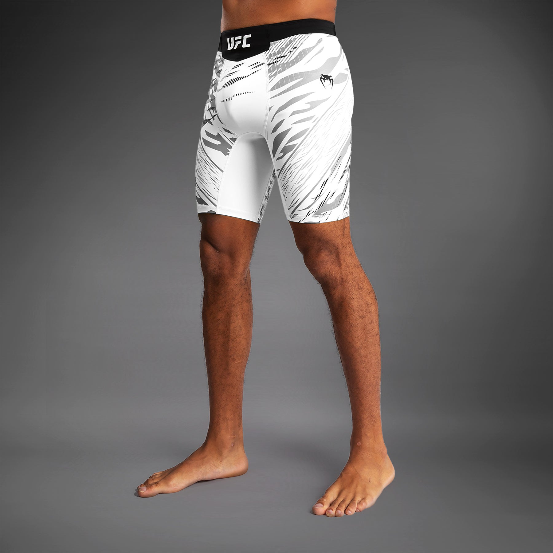 Shorts Vale Tudo pour Hommes UFC Fusion by Venum Personnalisé Authentic Fight Night - Blanc - product-type_Shorts de MMA