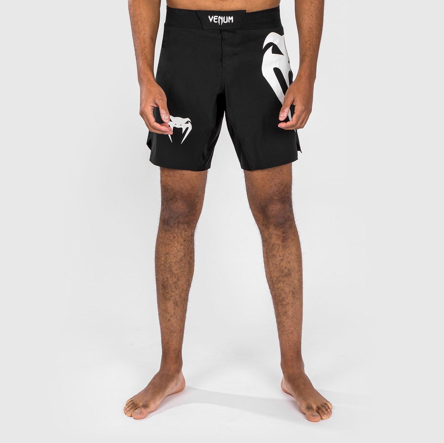 Venum Light 5.0 Short de combat - Noir/Blanc - product-type_Shorts de MMA