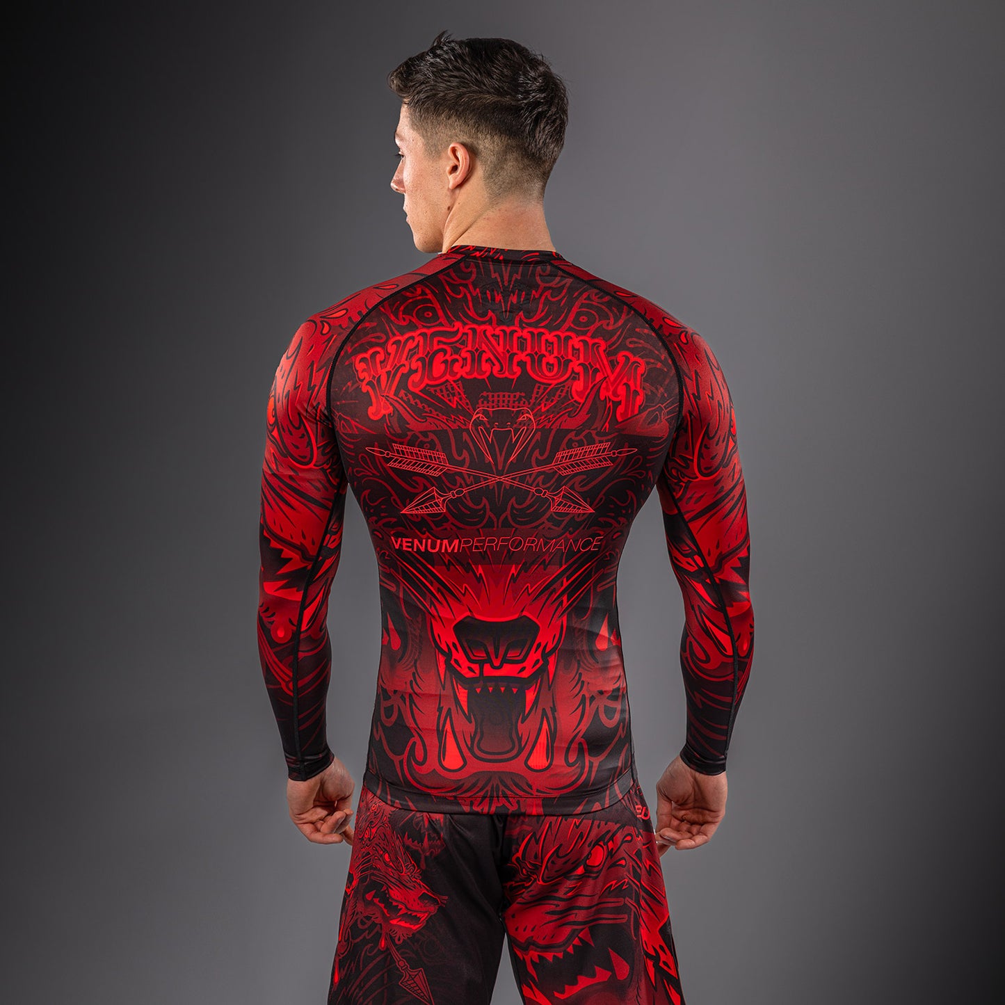 Rashguard à Manches Longues Venum Wolf Atak – Noir/Rouge - product-type_T-Shirts de Compression