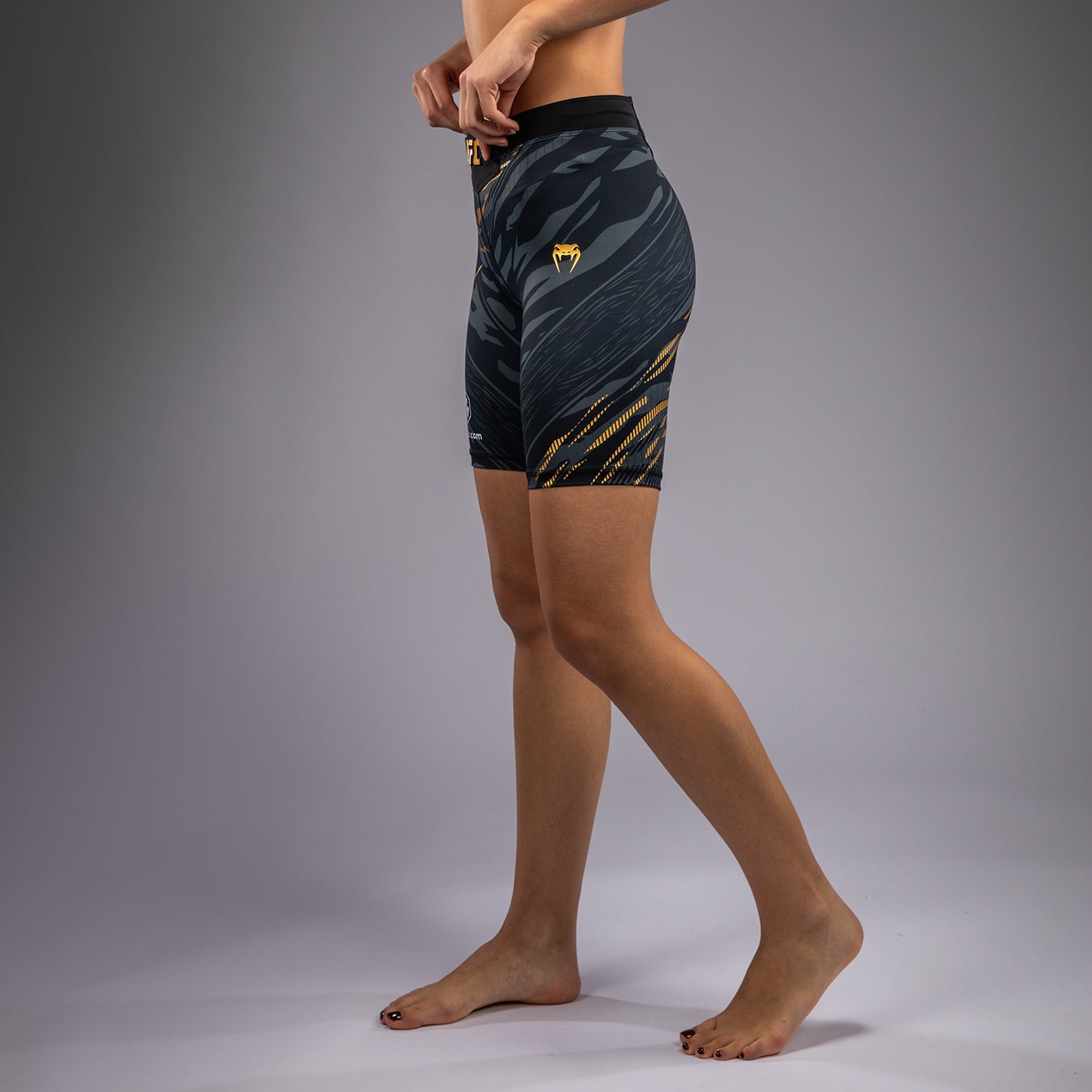 Short de compression pour Femmes UFC Fusion by Venum Authentic Fight Night - Coupe Longue - Champion - product-type_Shorts de compression