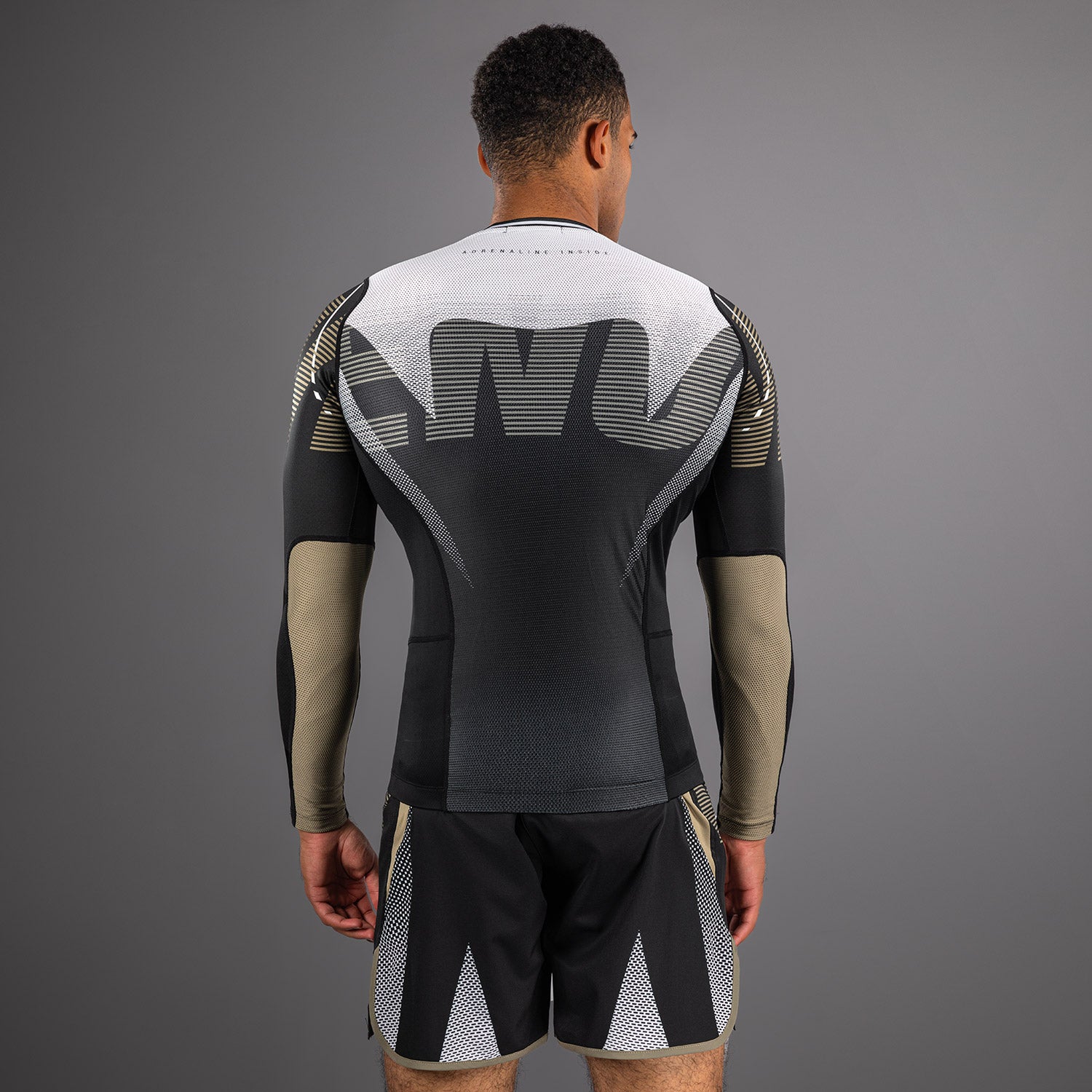 Rashguard Manches Longues Venum Adrenaline – Noir/Sable - product-type_T-Shirts de Compression