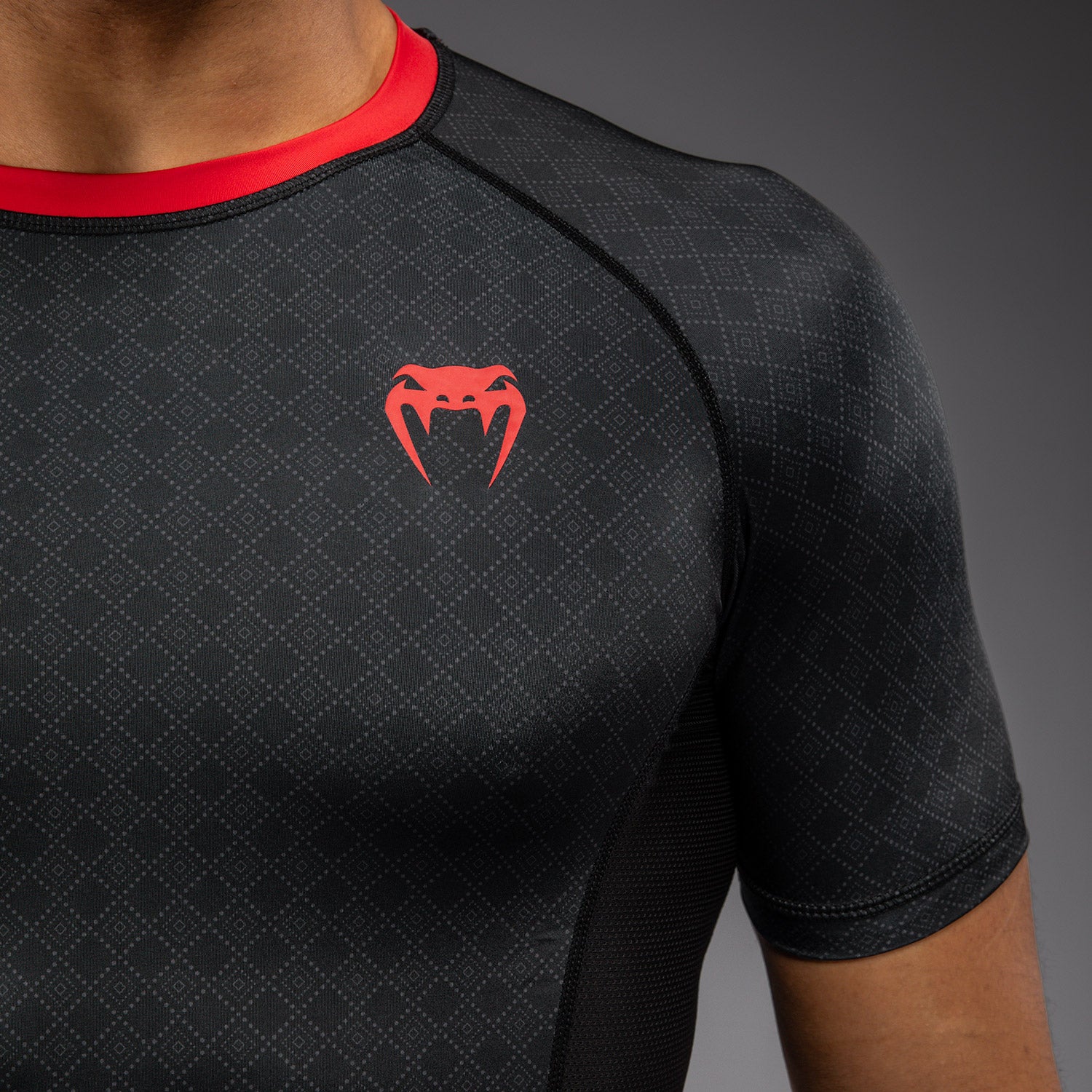 Rashguard à Manches Courtes Venum x Roger Gracie Signature - Noir/Rouge - product-type_T-Shirts de Compression