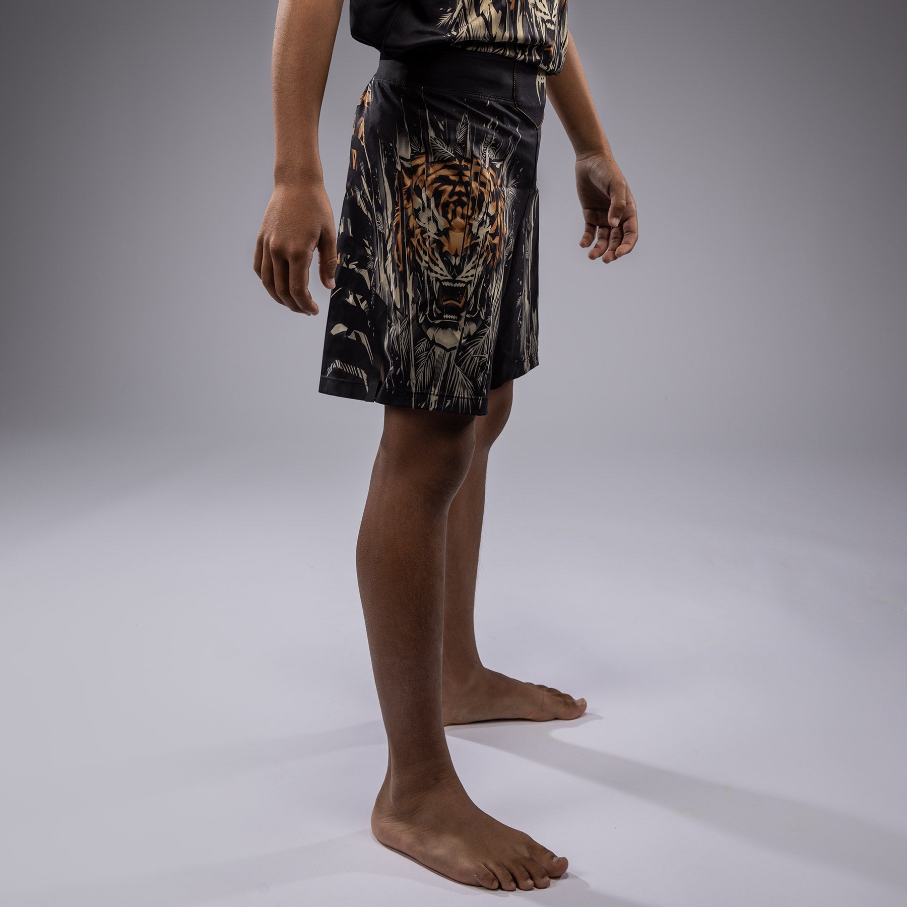 Short de Combat Venum Tiger pour Enfants - Noir/Orange Néon - product-type_Shorts de MMA