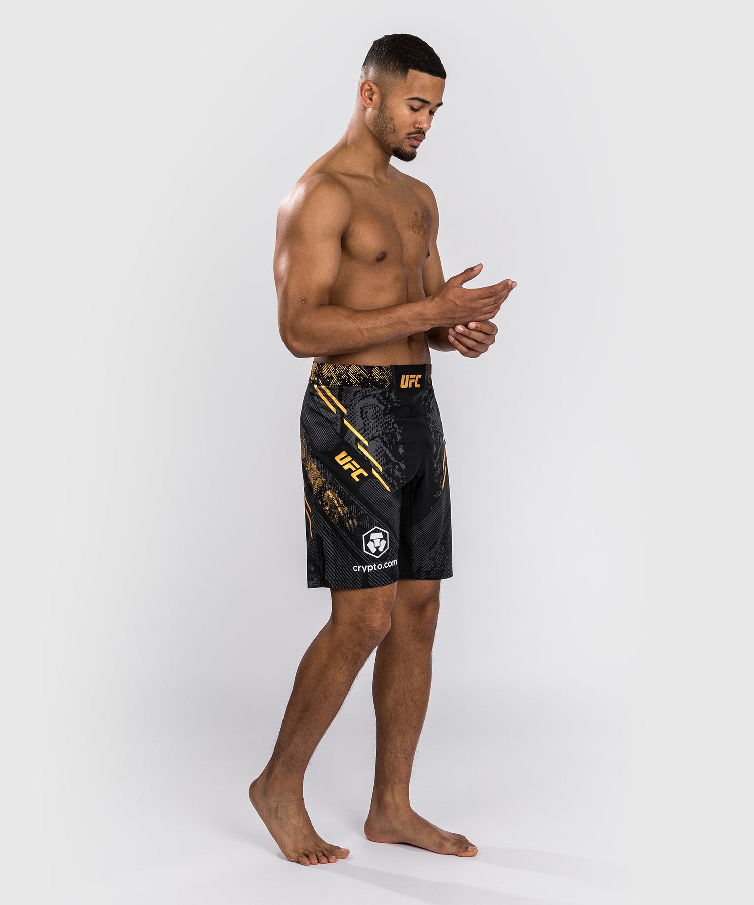 Short de combat personnalisé Coupe longue pour Hommes UFC Adrenaline by Venum Authentic Fight Night – Noir/Or - Shorts de MMA