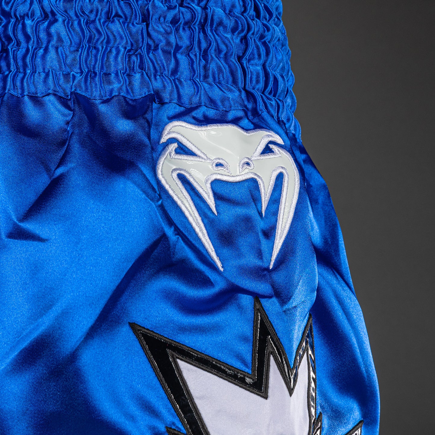 Short de Muay Thai Venum Inferno 2.0 - Blanc/Bleu - product-type_Shorts de Muay Thai