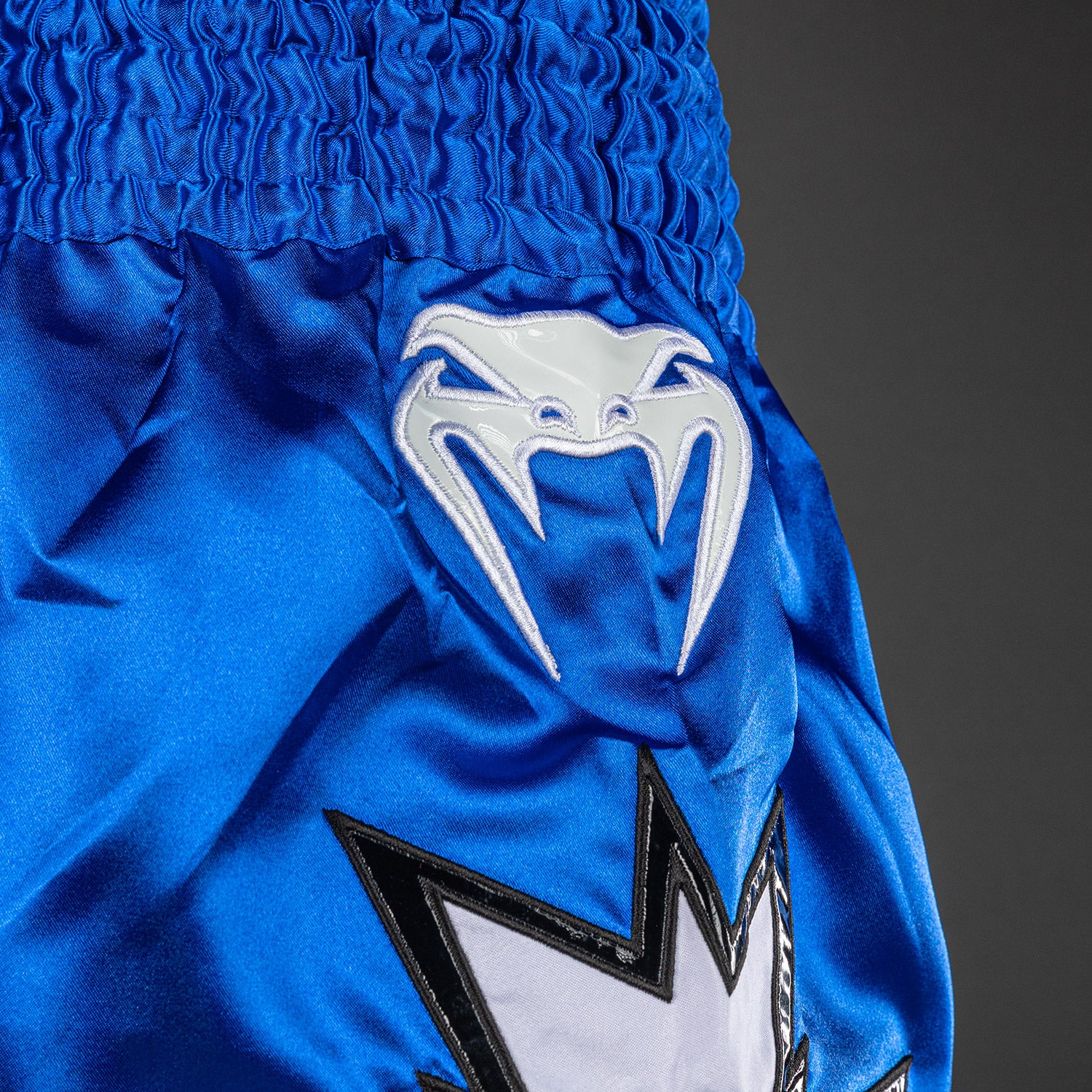 Short de Muay Thai Venum Inferno 2.0 - Blanc/Bleu - product-type_Shorts de Muay Thai