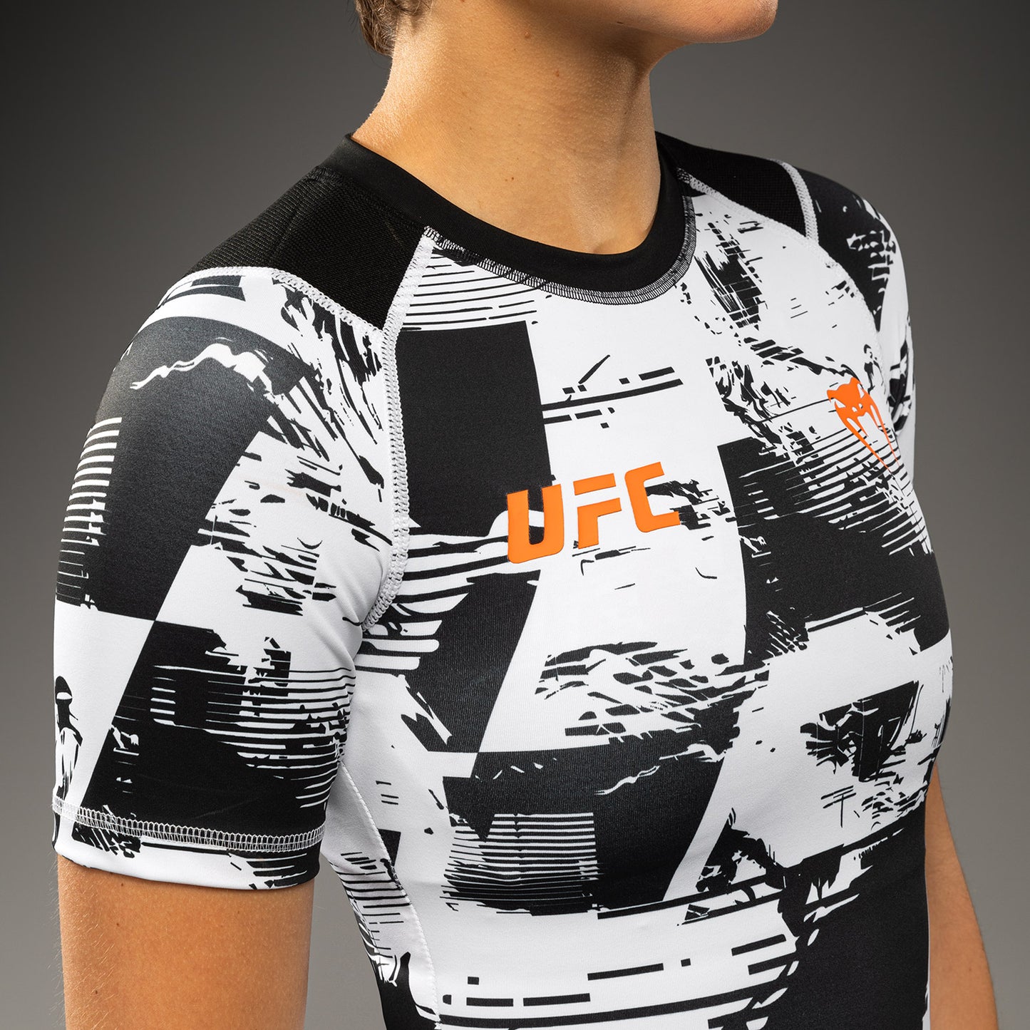 Rashguard manches courtes Performance Femme UFC Zenith by Venum Authentic Fight Week - Blanc