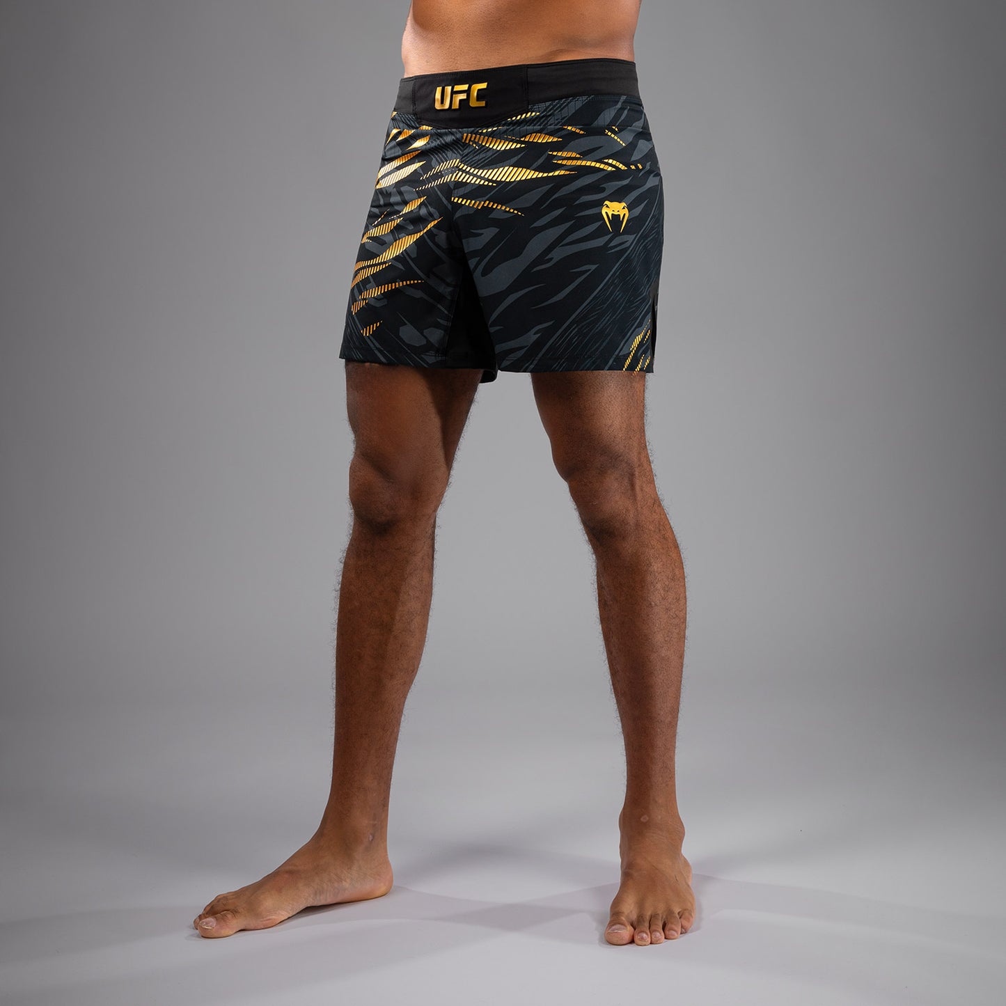 Shorts de Combat pour Hommes UFC Fusion by Venum Authentic Fight Night - Coupe Courte - Champion - product-type_Shorts de MMA