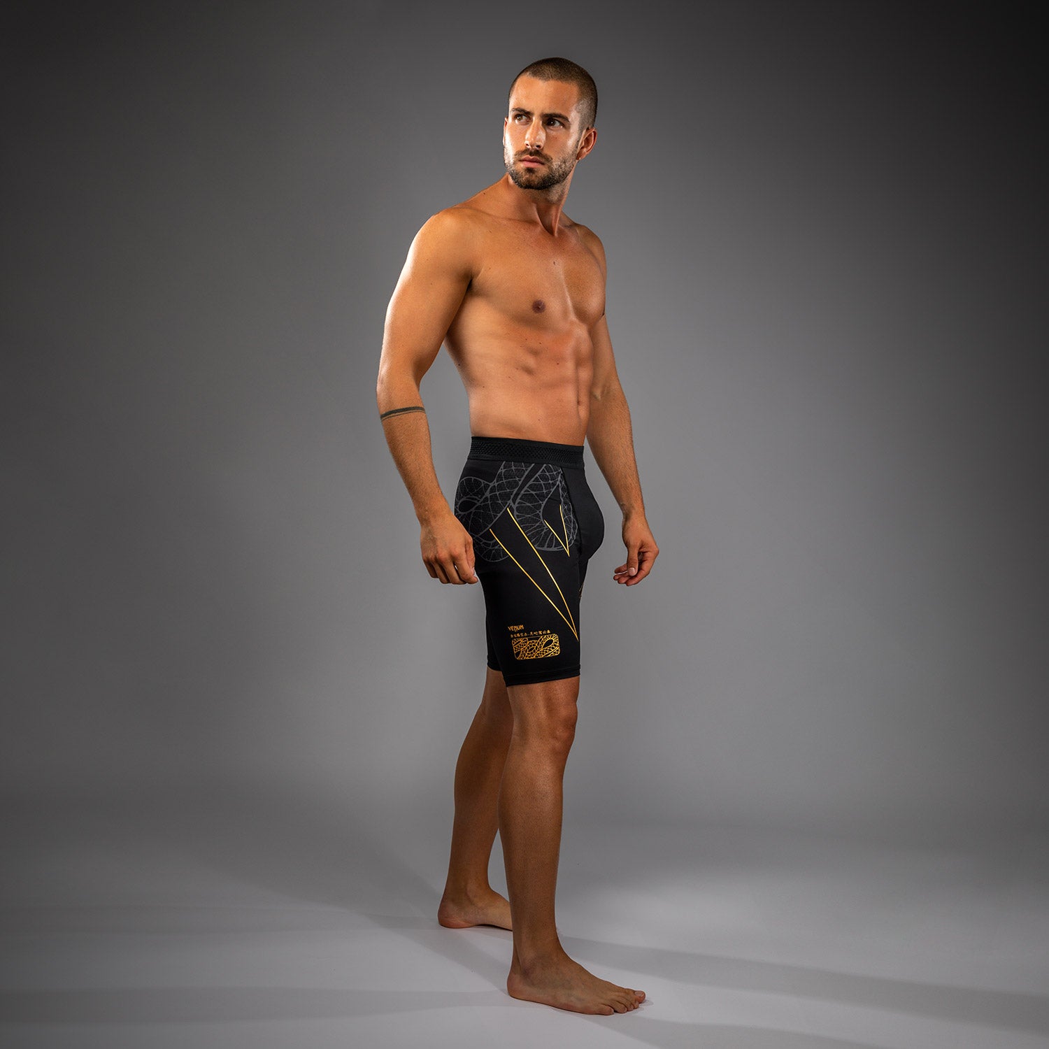 Short de Compression Venum Serpenti – Noir/Argent/Or - product-type_Shorts de compression