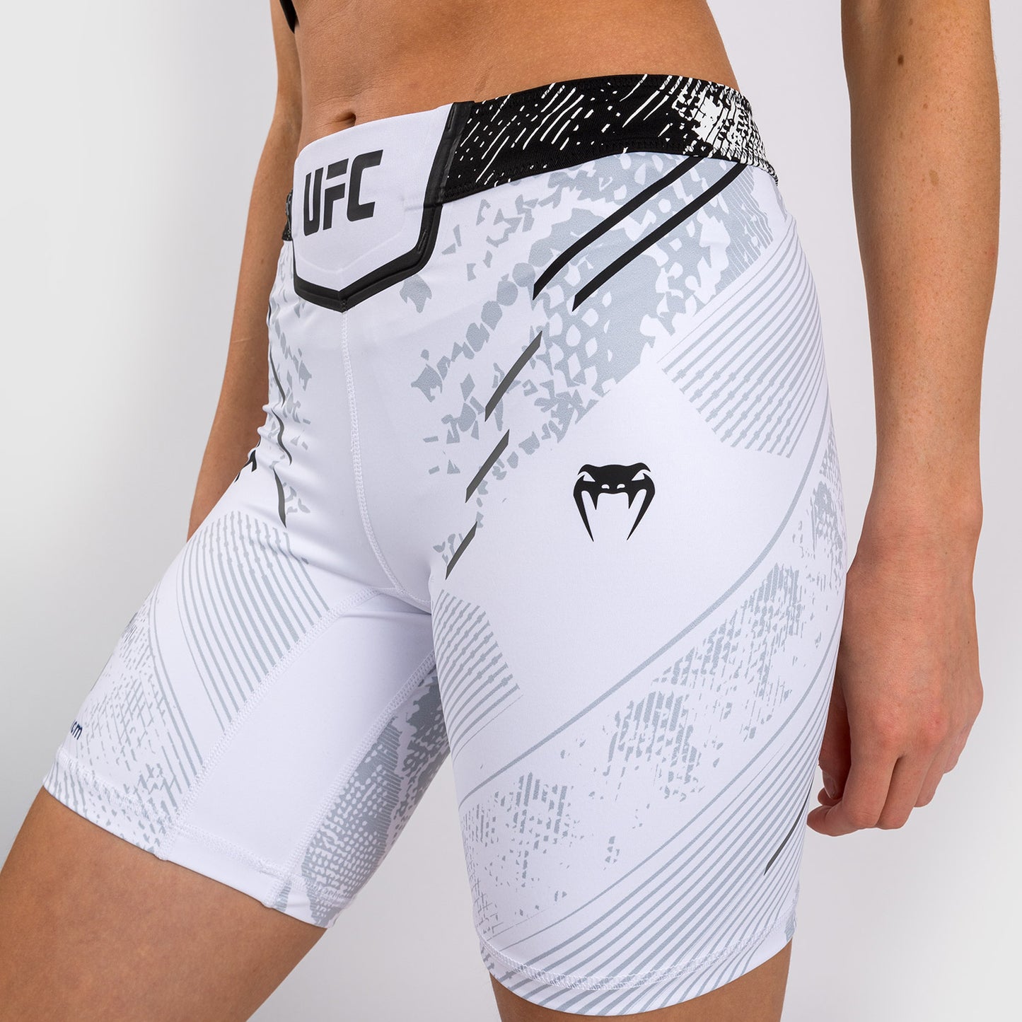 Short de compression Long Fit pour Femmes UFC Adrenaline by Venum Authentic Fight Night - White - product-type_Shorts de compression