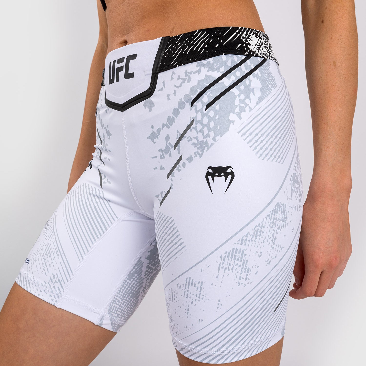 Short de compression Long Fit pour Femmes UFC Adrenaline by Venum Authentic Fight Night - White - product-type_Shorts de compression