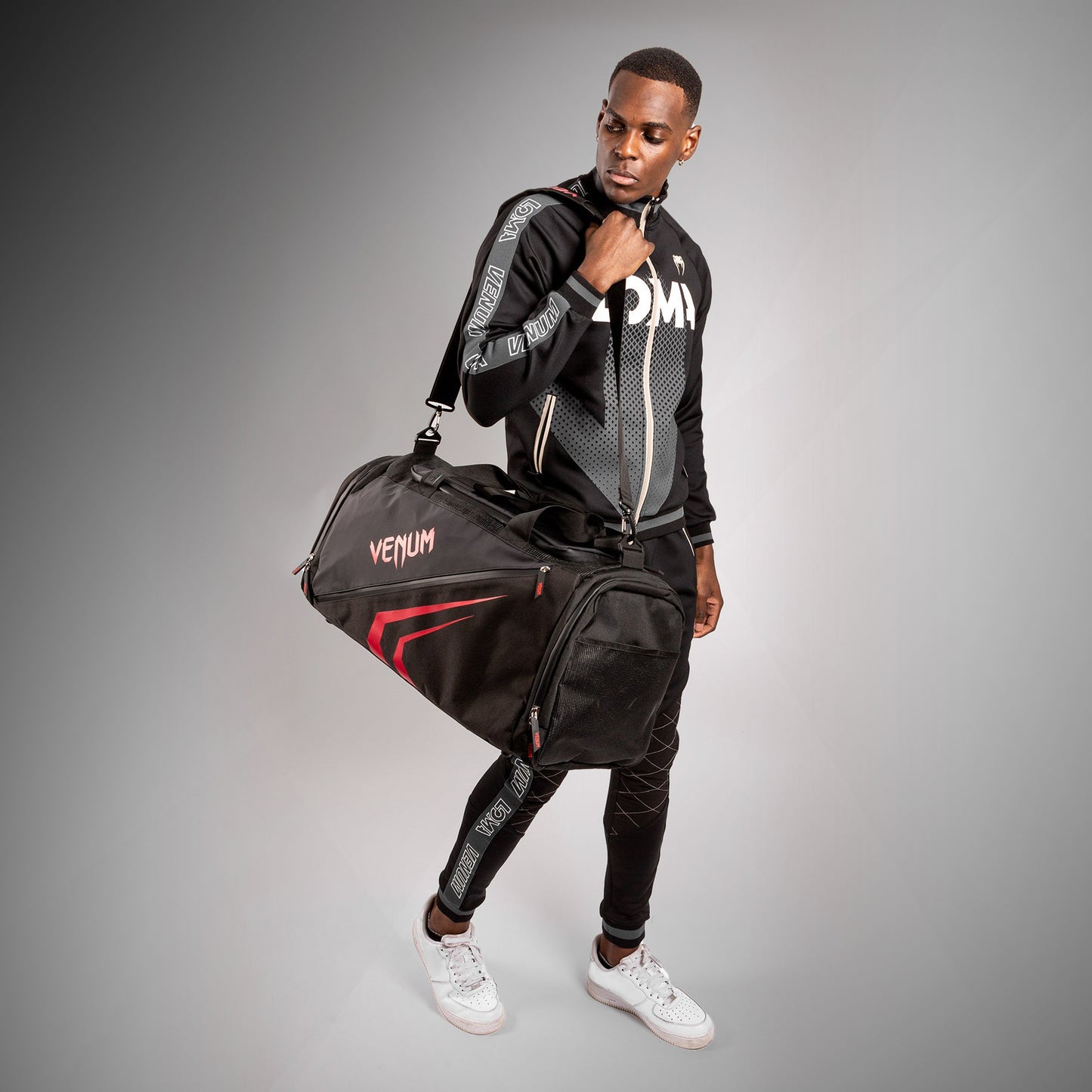 Sac de Sport Venum Trainer Lite Evo (48L) – Noir/Rouge - product-type_Sacs de sport