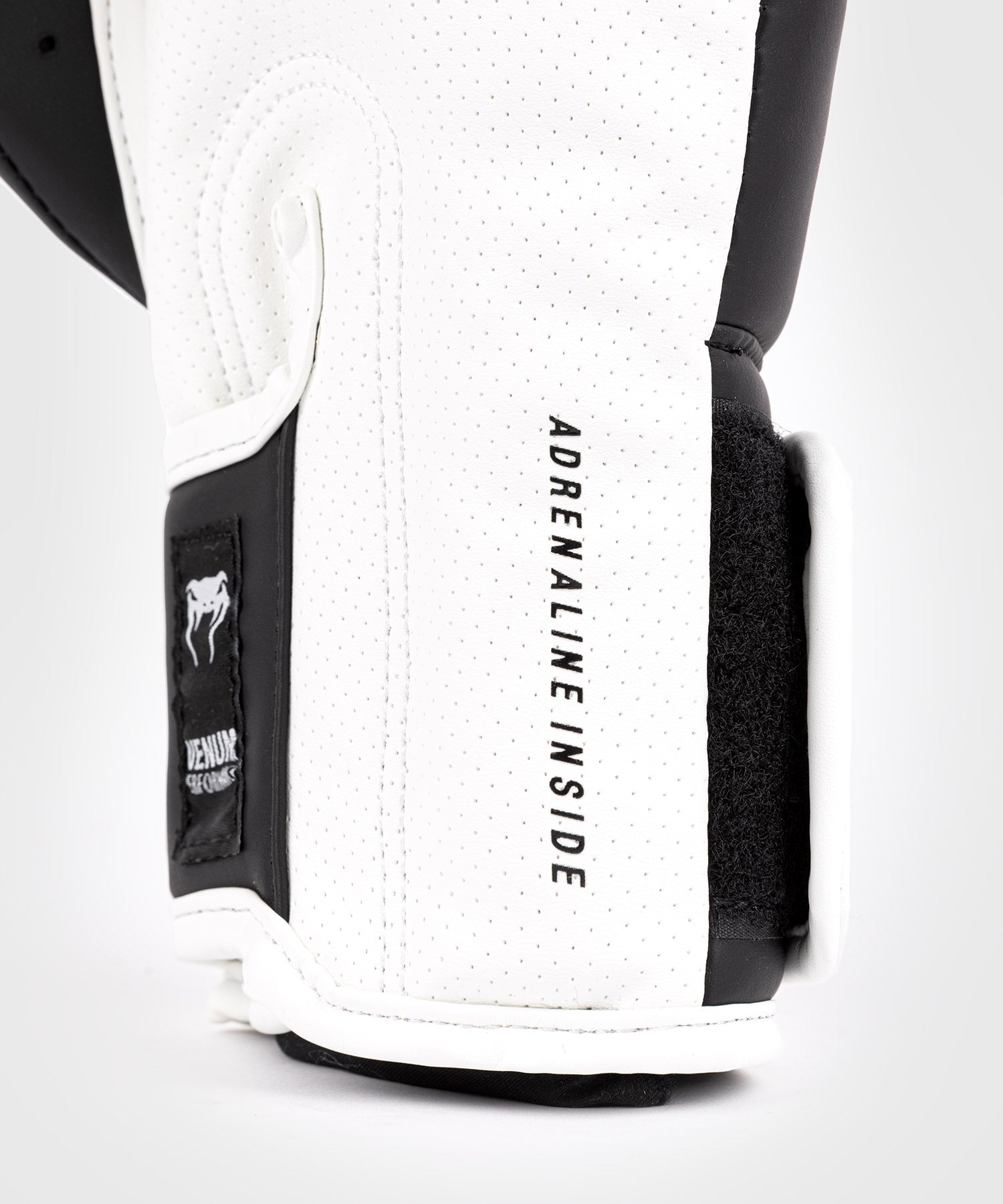 Gants de Boxe Venum Adrenaline - Red - product-type_Gants de boxe