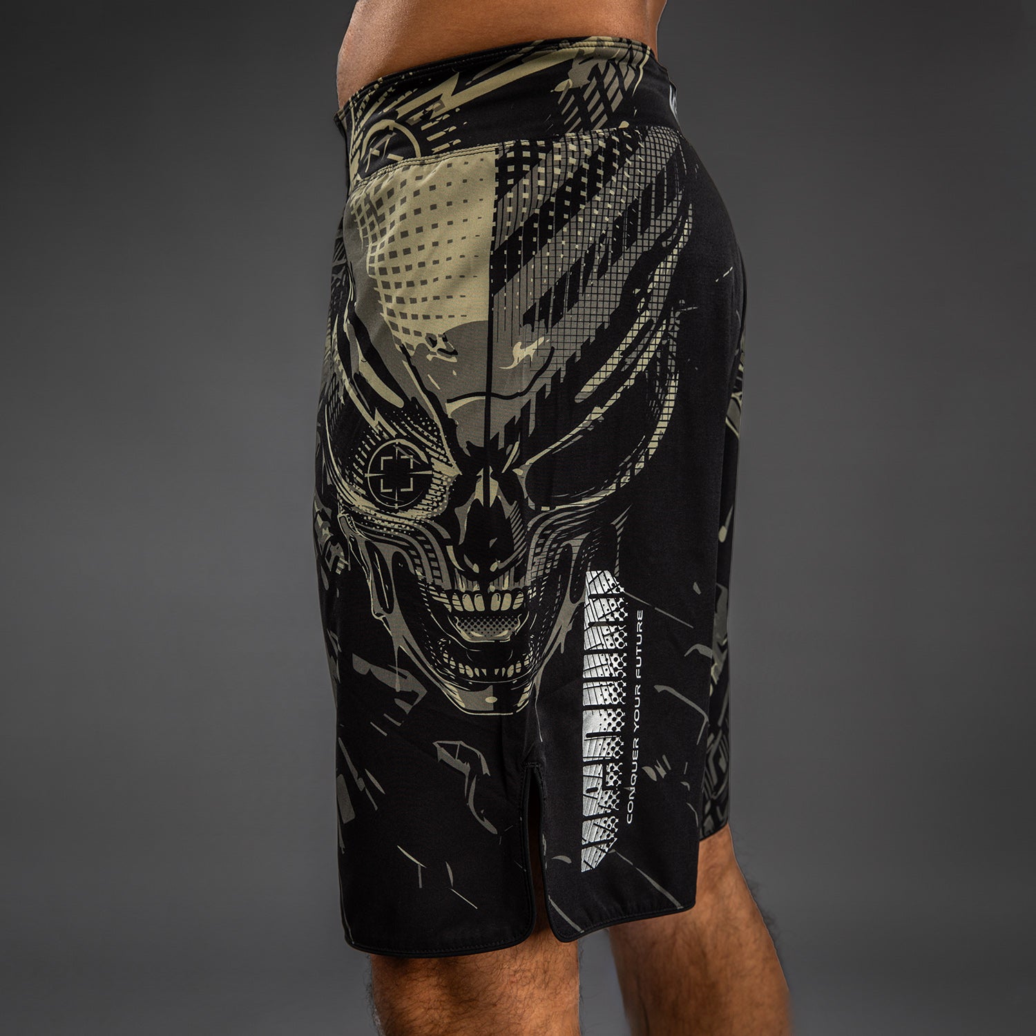 Short de combat Venum Invader - Noir/Sable - product-type_Shorts de MMA
