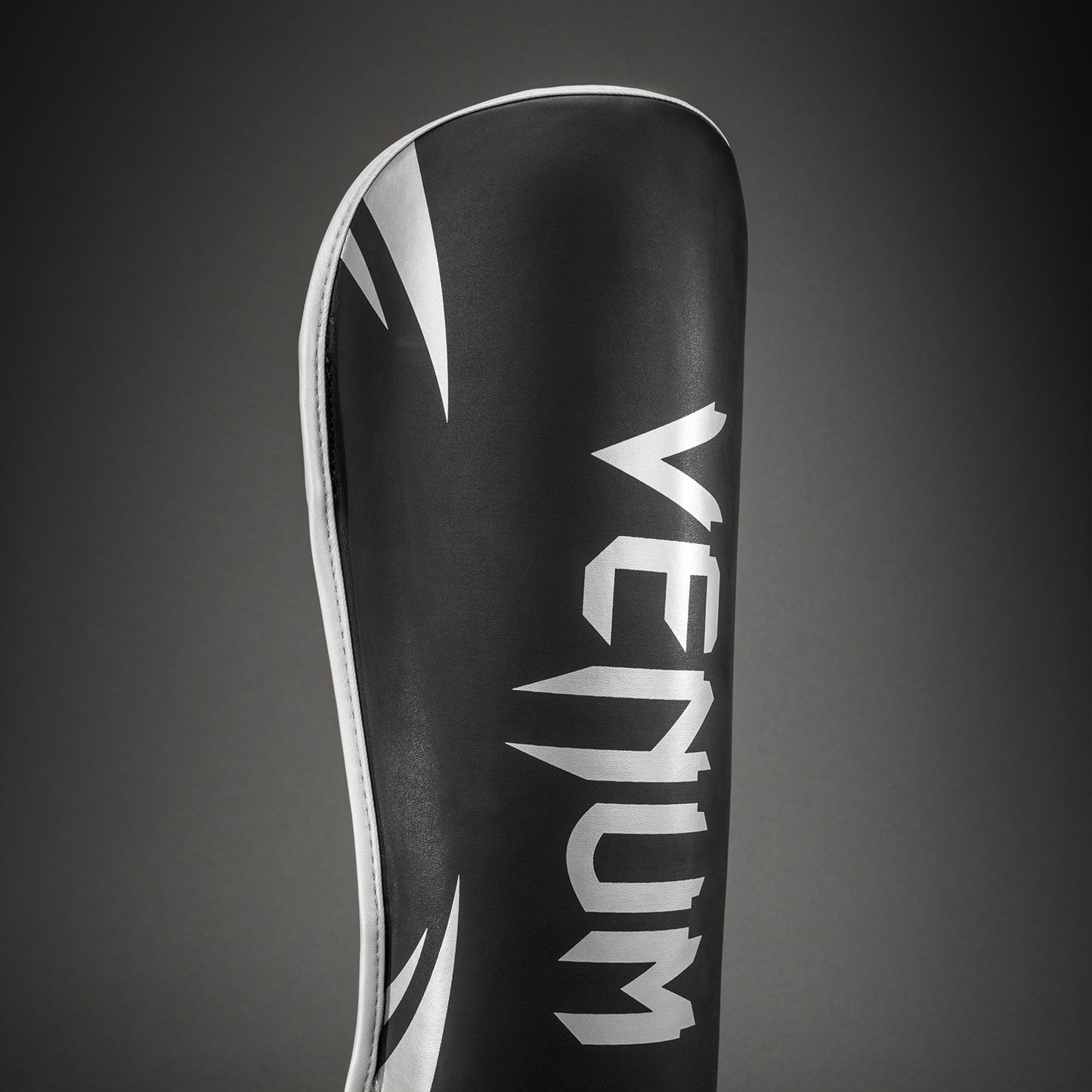 Protège-tibias Venum Challenger - Noir/Argent - product-type_Protège-tibias